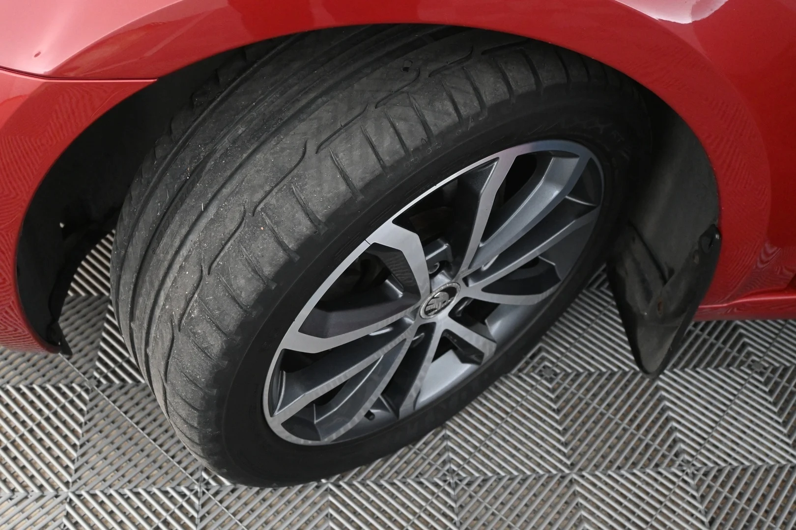 Car Image - 4But6q5vdHrxx0dqfQvisu