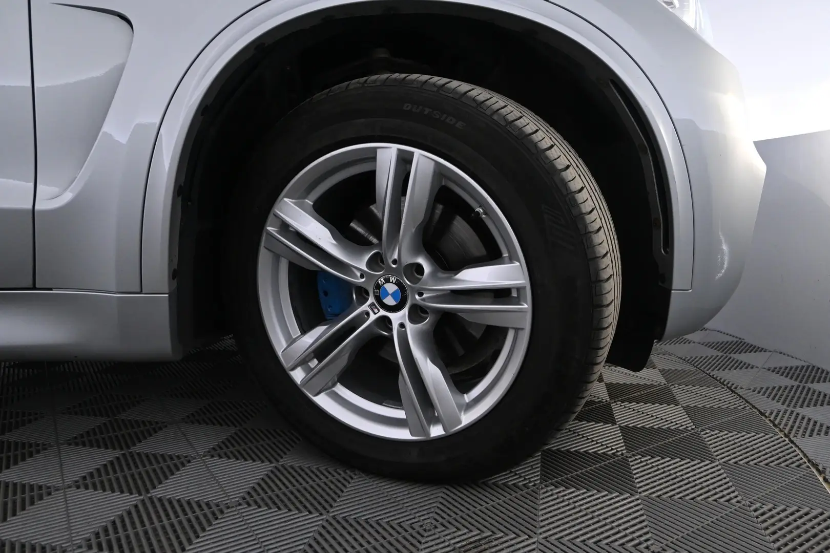 Car Image - 4GfzYI5MpQzr2yM9R2cx5c