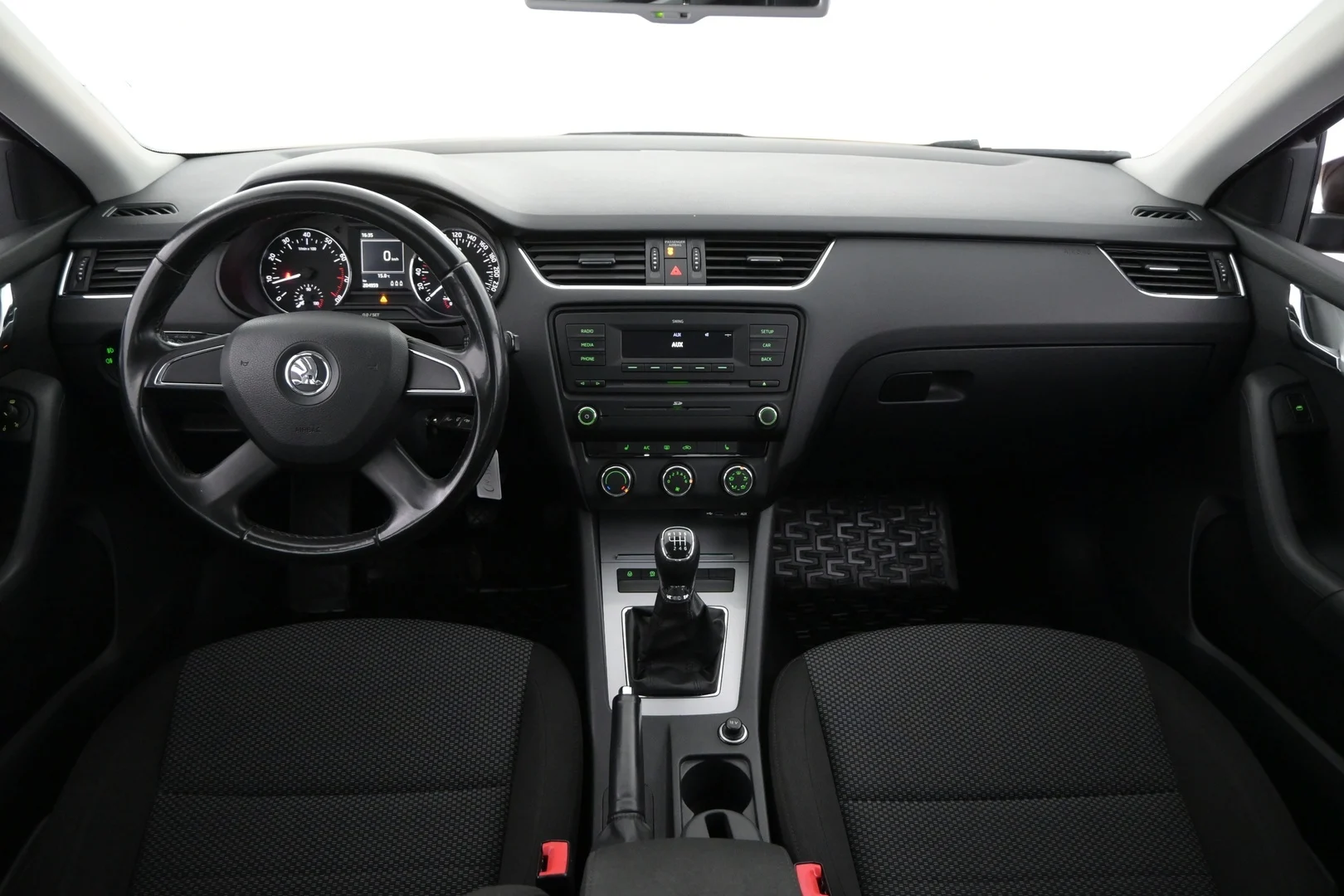 Car Image - 3pB152dZ9HEXegbXaX8Q10