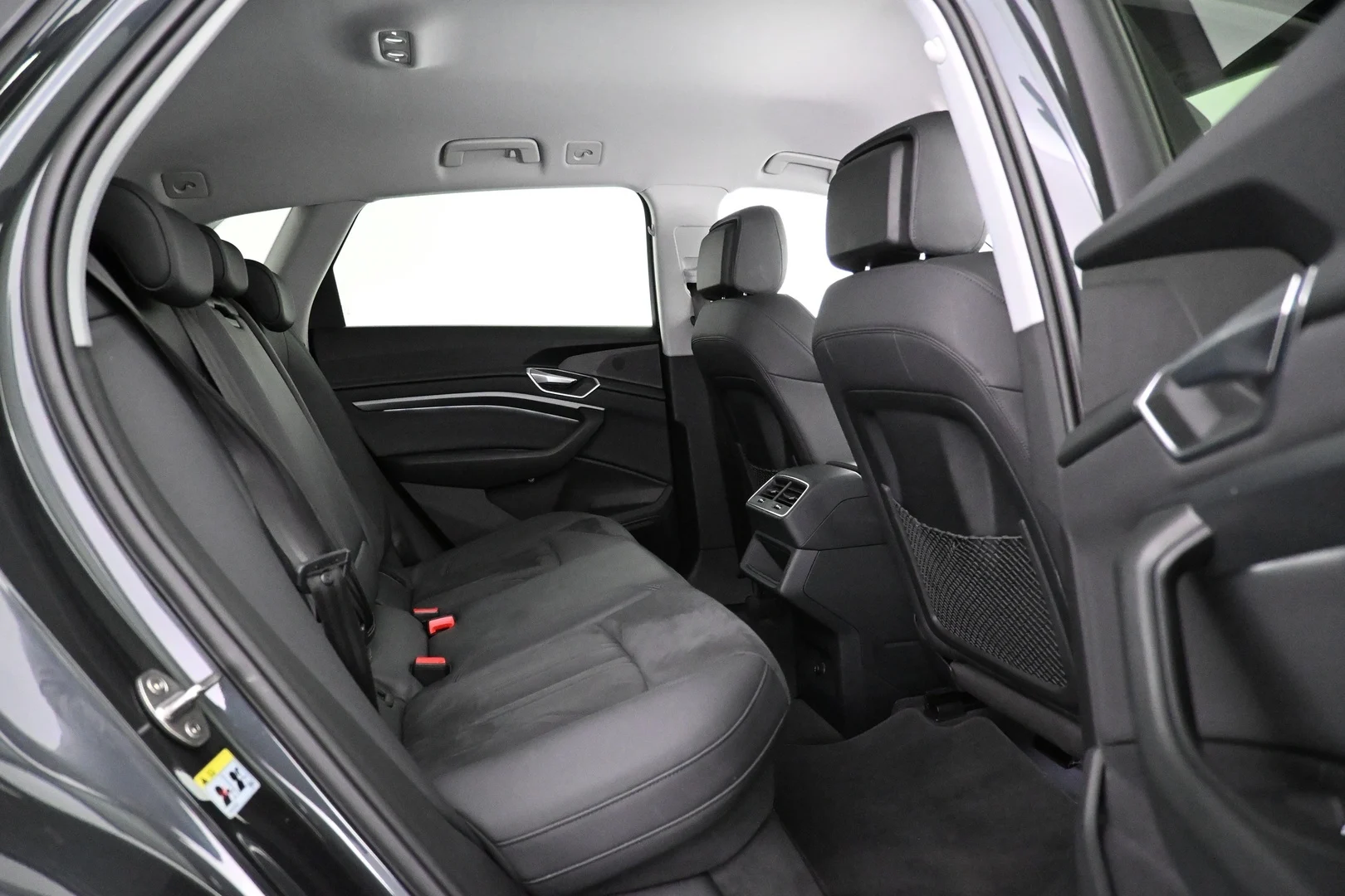 Car Image - 24sD6Bo5vEAe1jEE0vrRfv