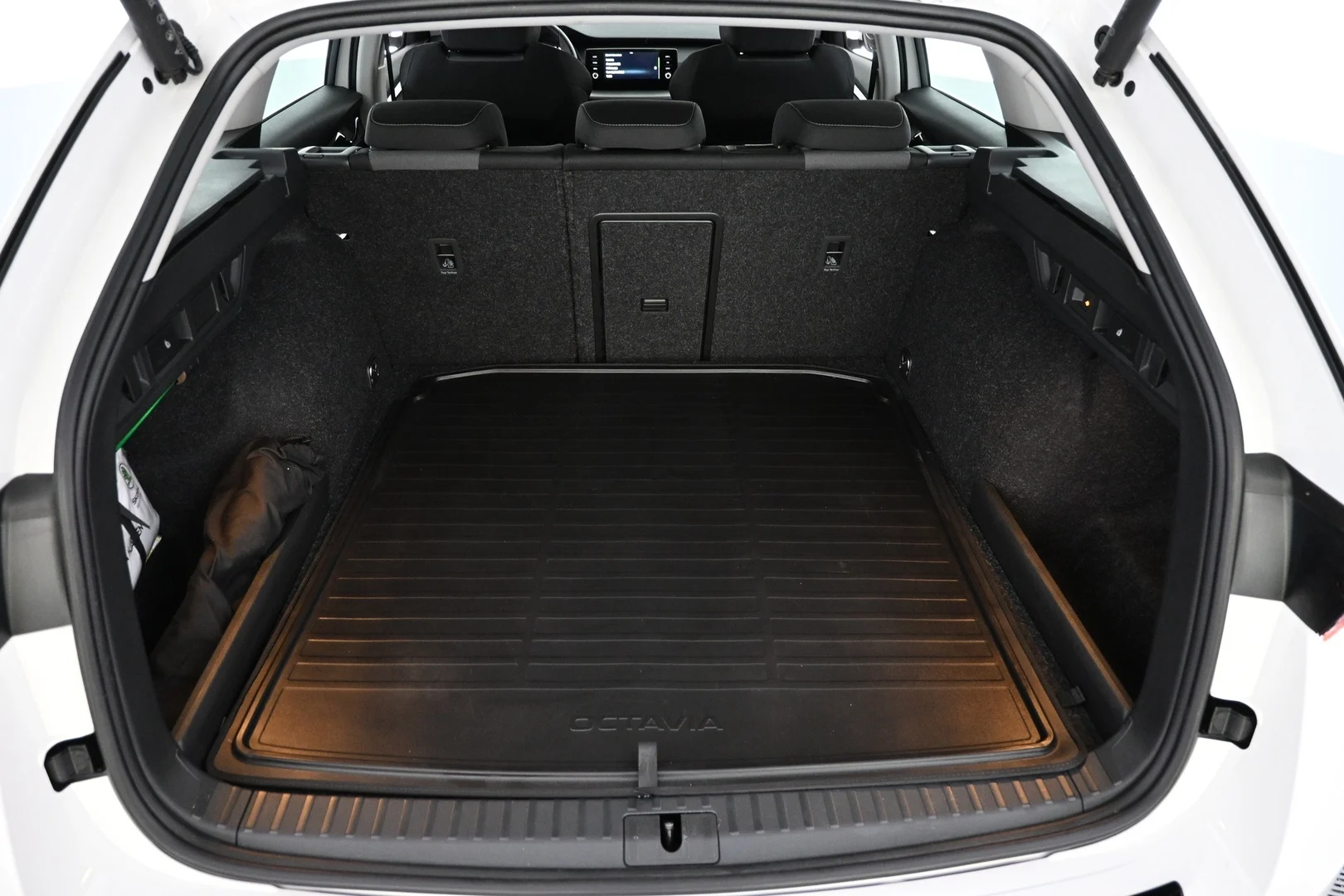 Car Image - 6BYWmYs41c2nwPl1UIVwXF