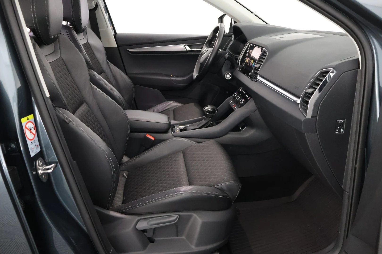 Car Image - 4Go0dQAwKBAvxrYWFR1efm