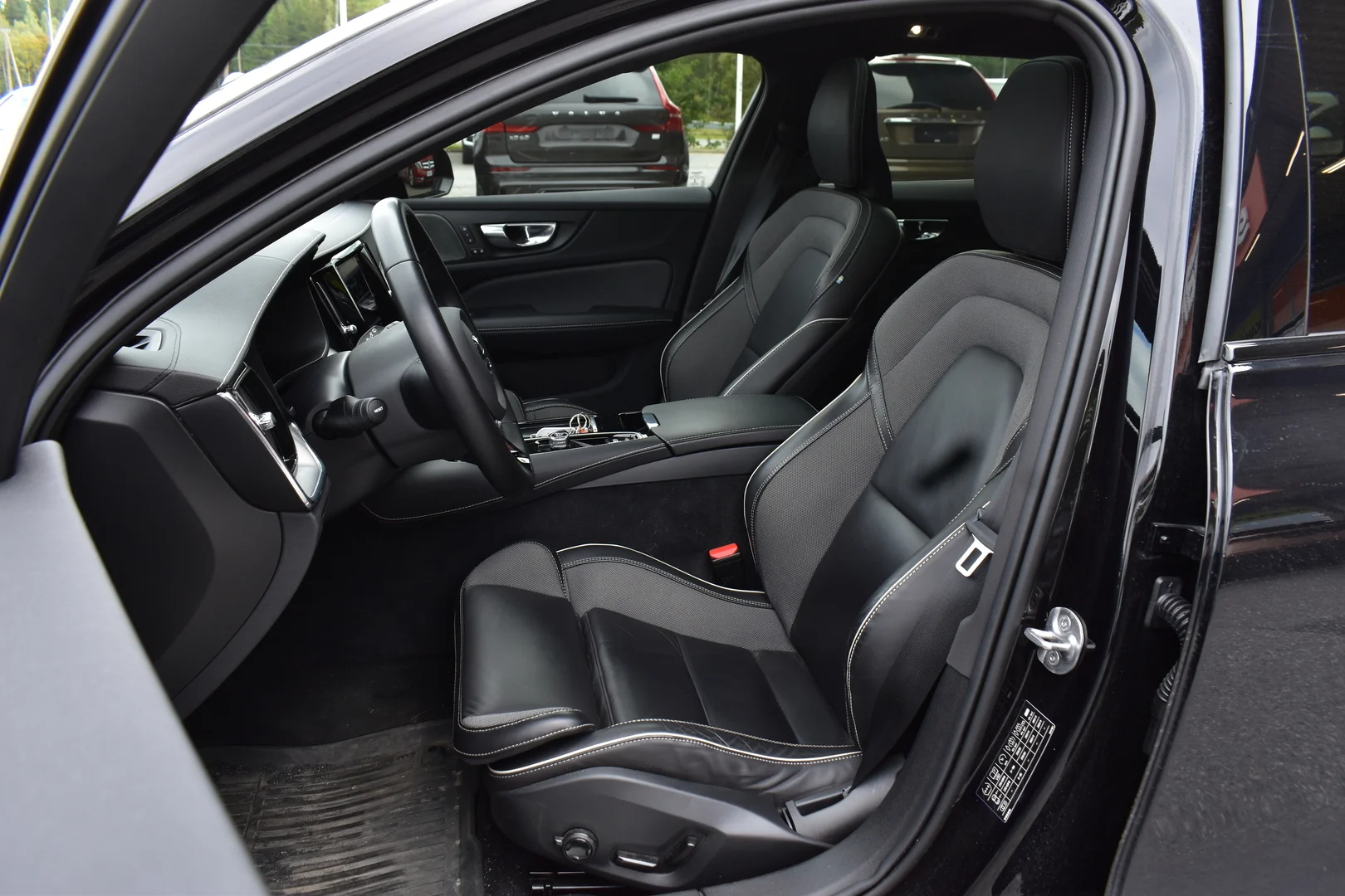 Car Image - 1POR9dBNkzv1jCWkgYZ0Op
