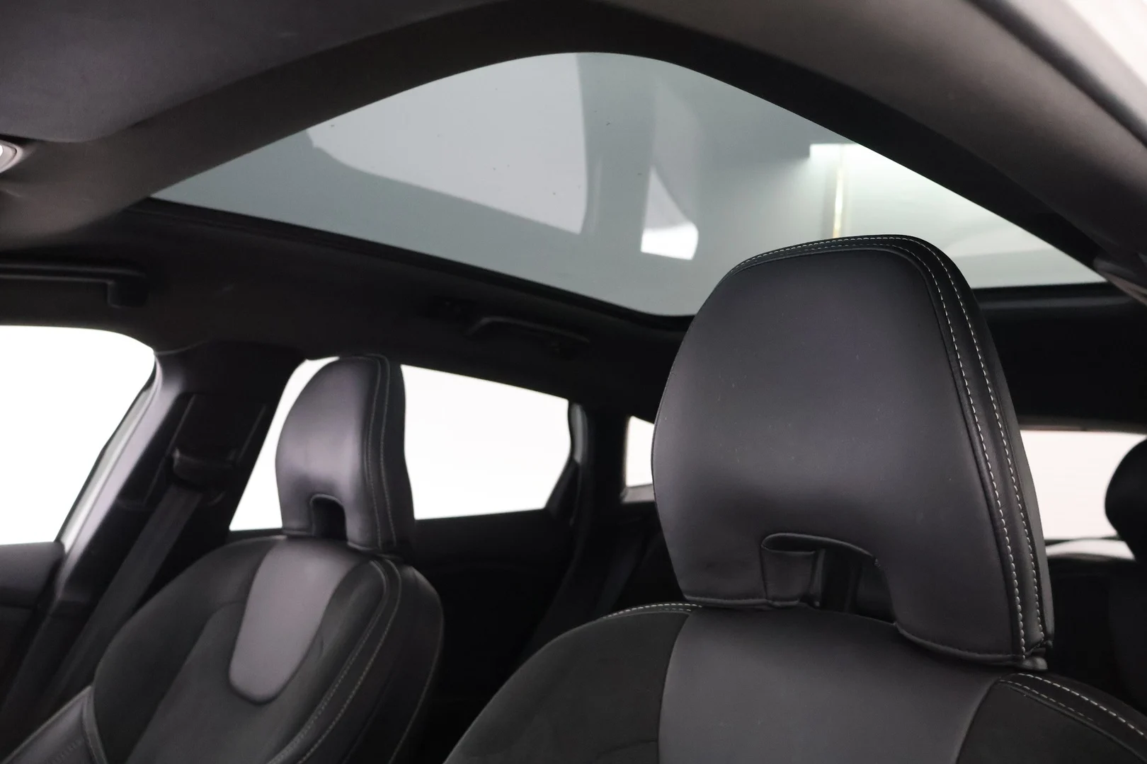 Car Image - 6Q4TU4tVTs8nZwpSYBlD9V
