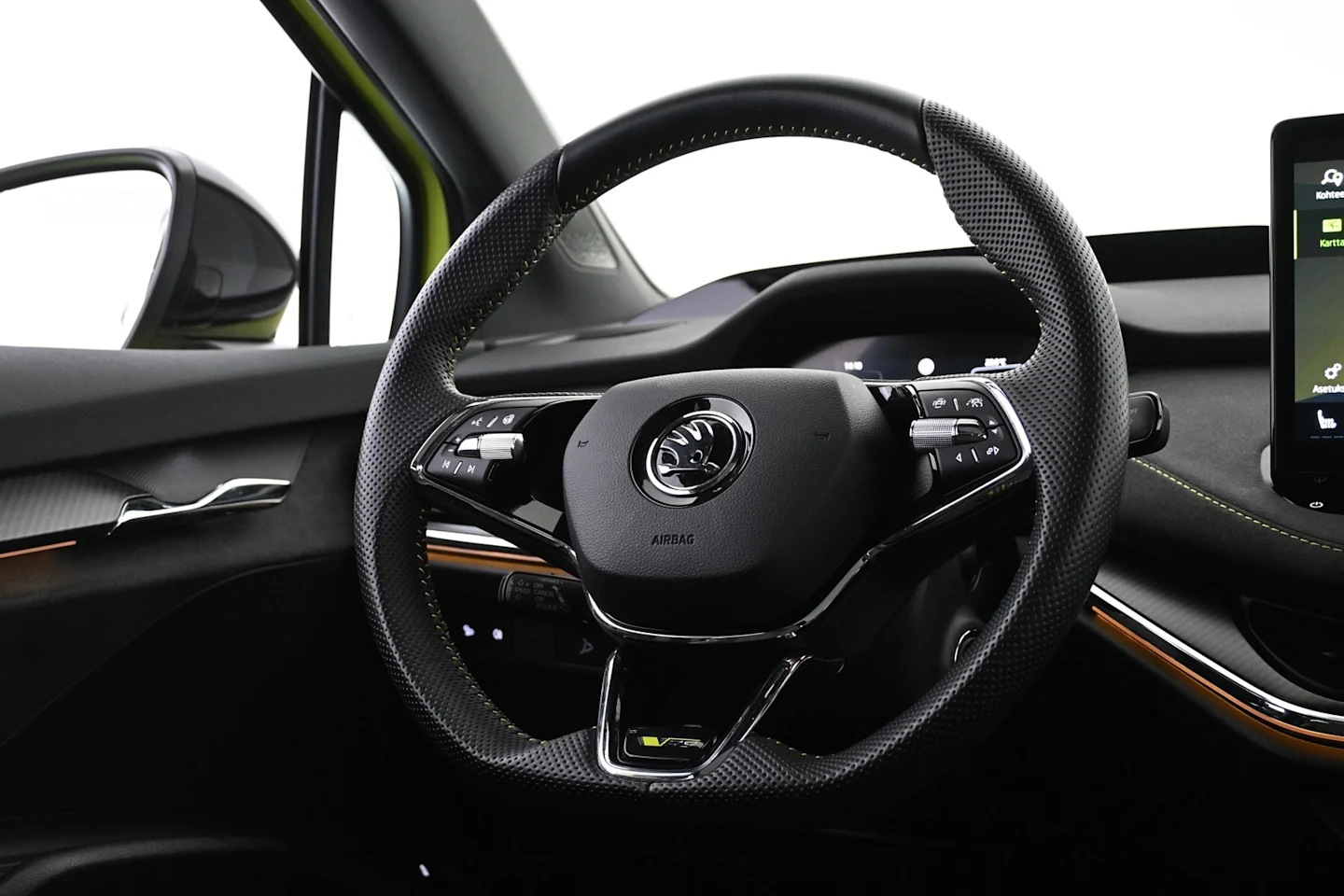 Car Image - 012xju1q0ZqMcLCweAMiKZ