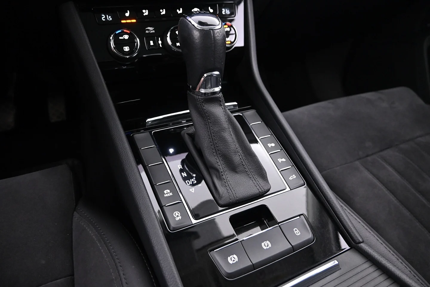 Car Image - 6ZrFRFYFGNBPKJ3rYwrZNL