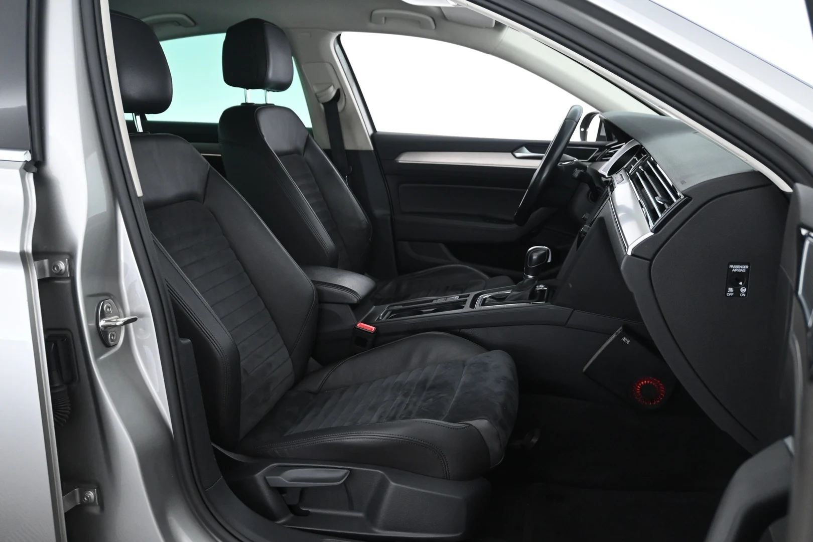 Car Image - 4lmaiNBPDDsb0yZdYsIcMC