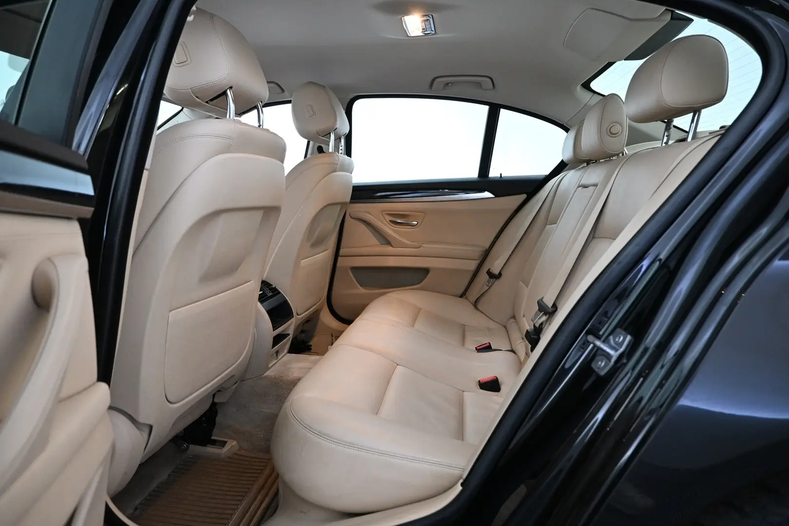 Car Image - 36vivgvO6wpU8Kz093gSFH