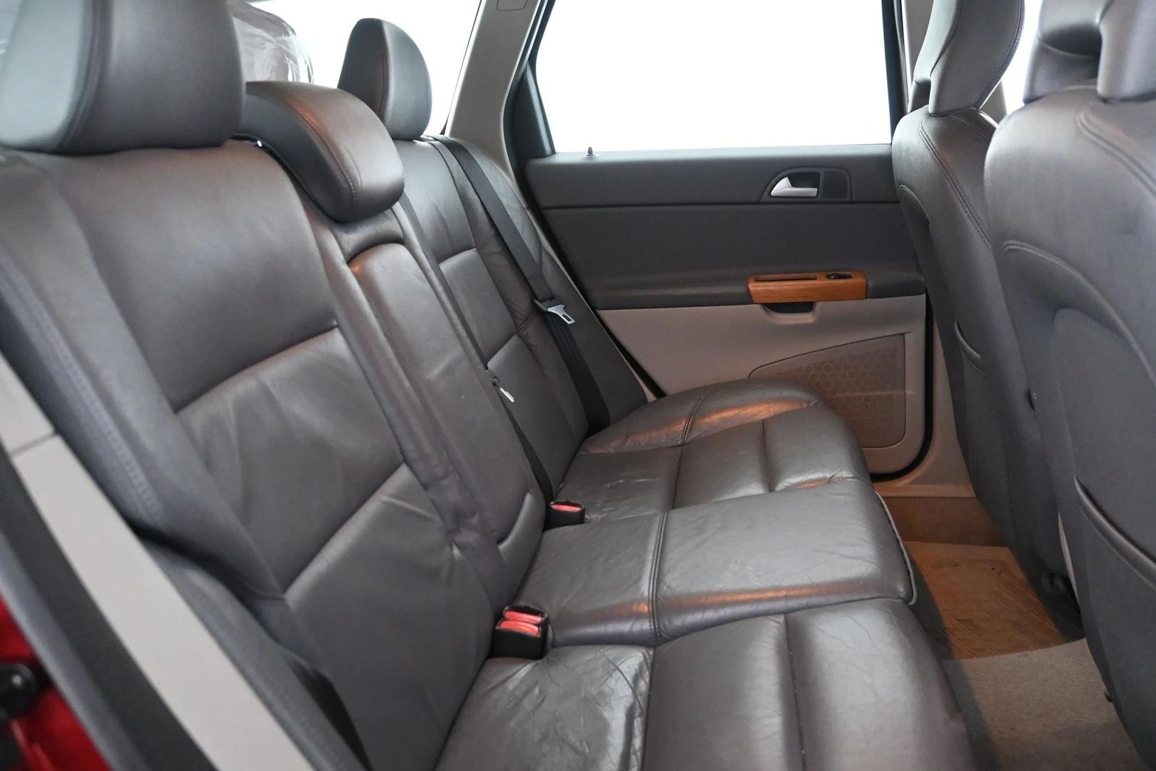 Car Image - UijPY7h6xr7E59Tb2Cs9N