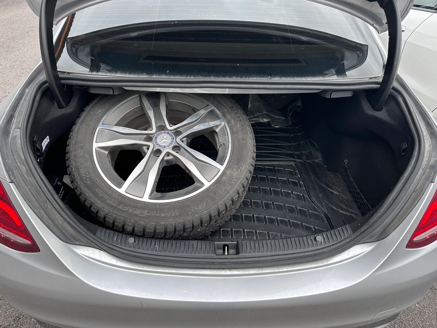 Car Image - 44ALI8vQjNJPm6zGCO7KdG