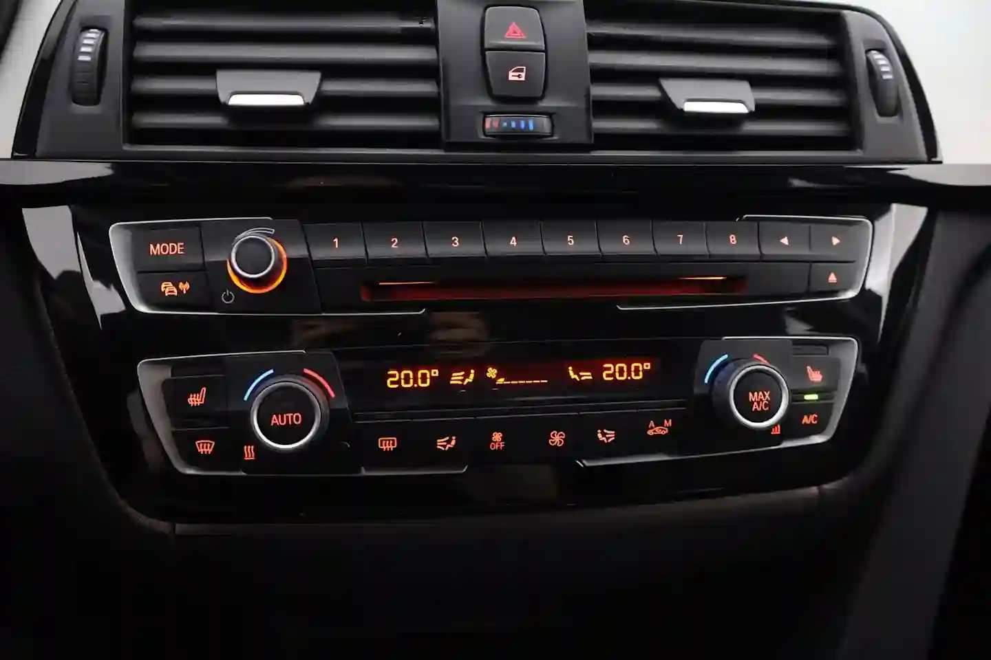 Car Image - 7uDwTd9yiFSF0mu9nd8U1c