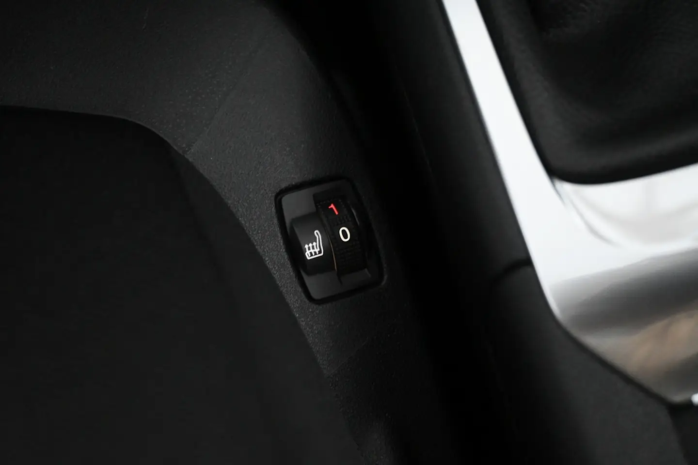 Car Image - 3AadOA5iGREurZoXprio68
