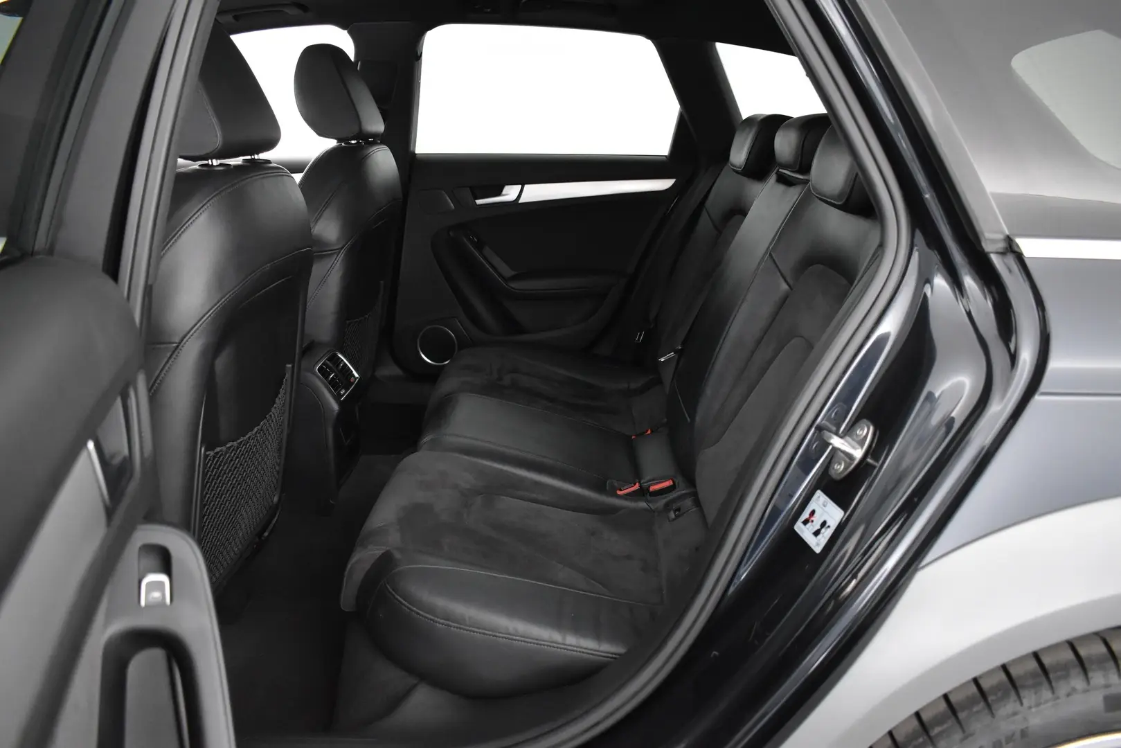 Car Image - 6wZO5m2m9ggkLZoXt5CwaX