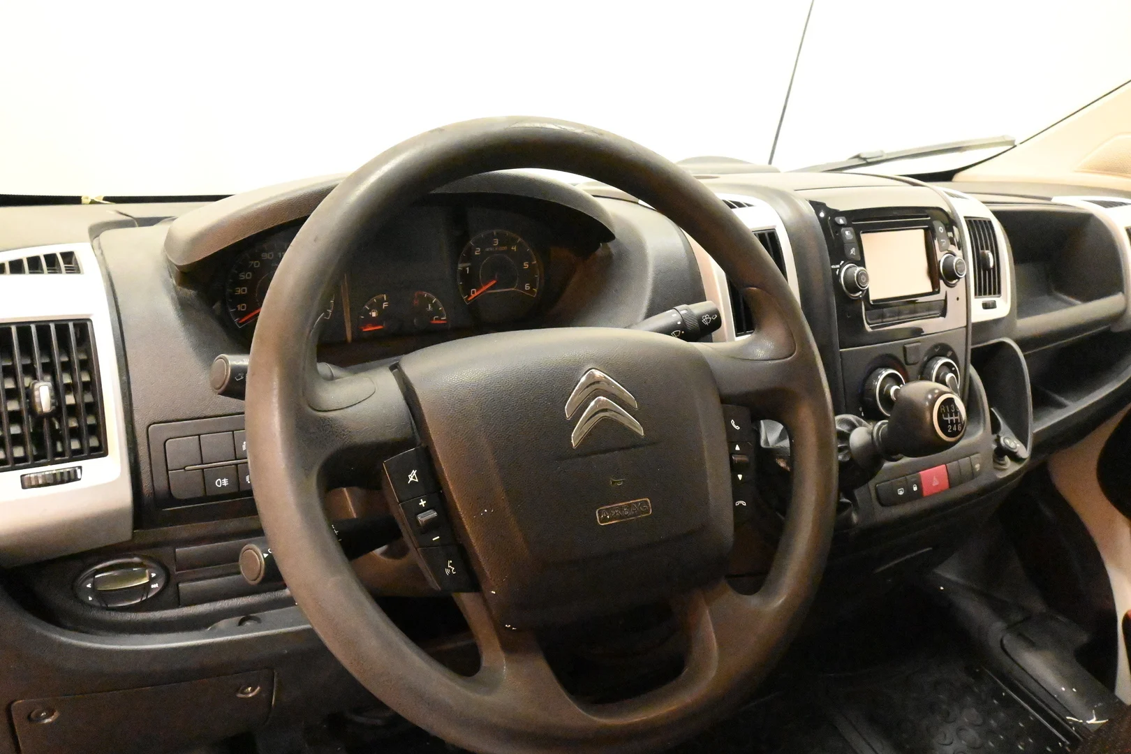 Car Image - r70oq0DdFb3lXrDsV44un