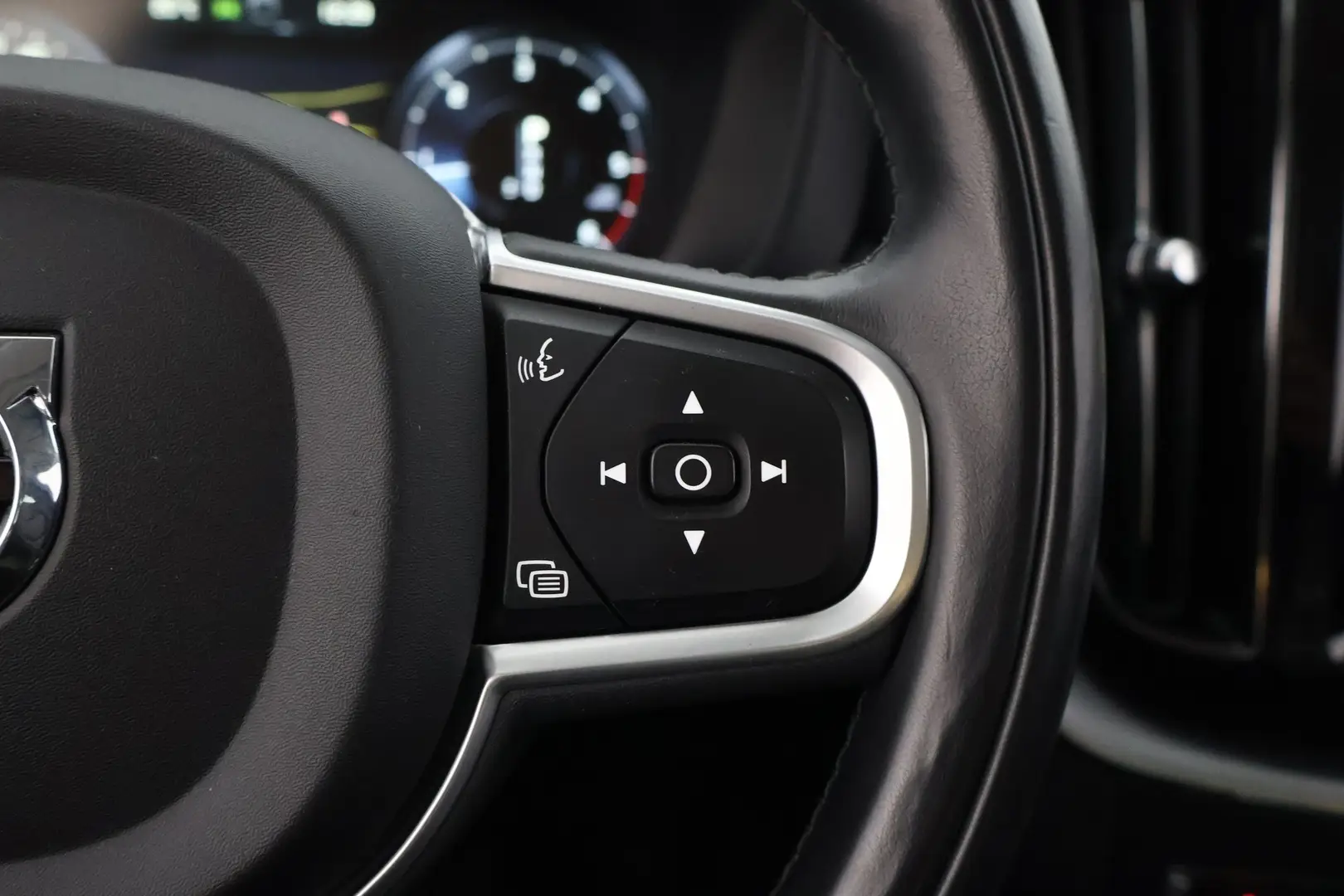 Car Image - 2xGwmoY44bnembLtY1G11a