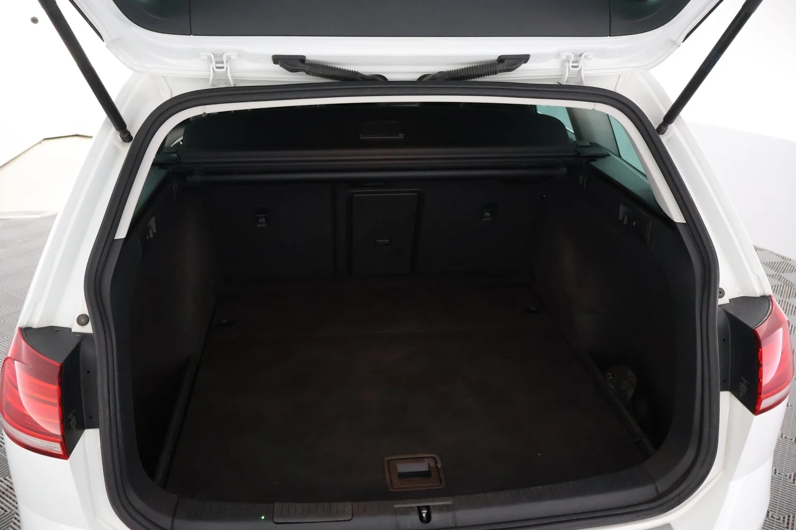 Car Image - 3pKWBsnj3h4CMm6ssPYBNo