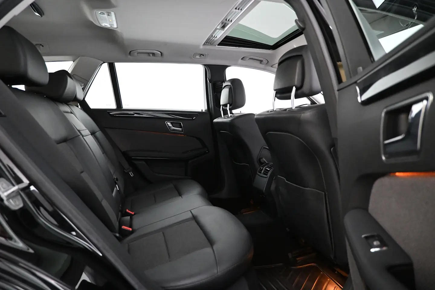 Car Image - 5tLXqUJ64ZXzowz0UV2hro