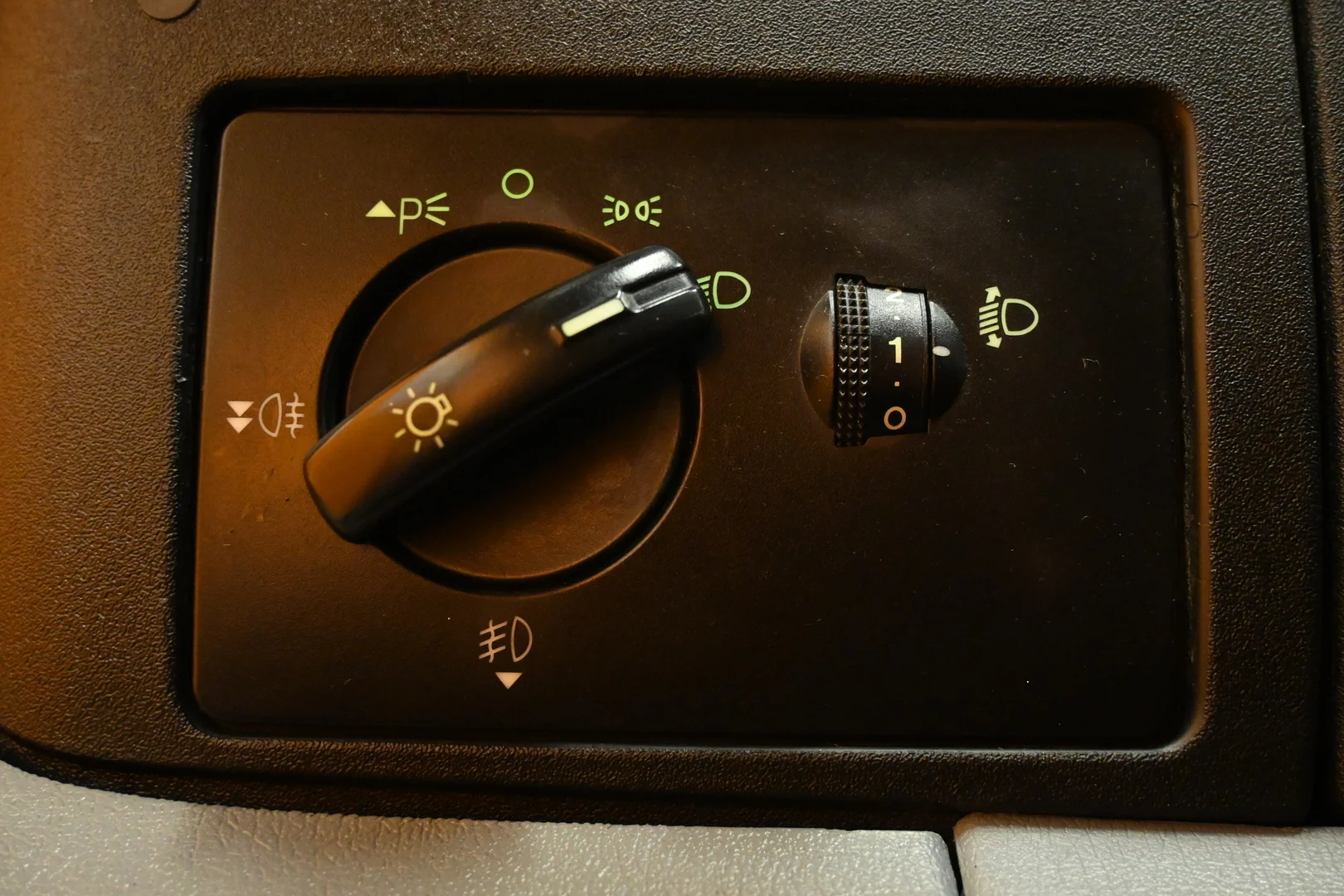 Car Image - 3A0r40T7KfcoqYMOGpaFvo