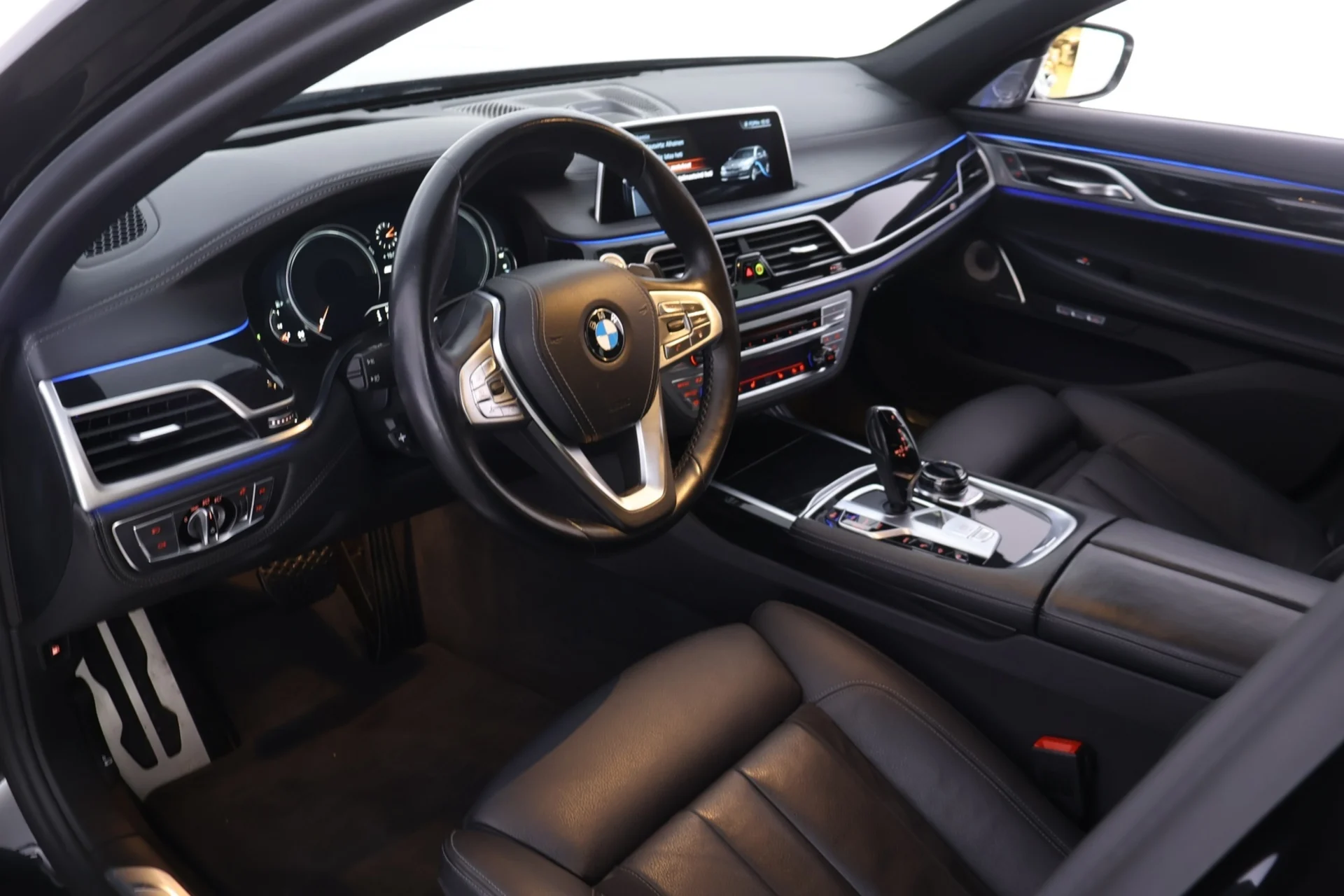 Car Image - liVEyLGqy73B1bmfjZ2No