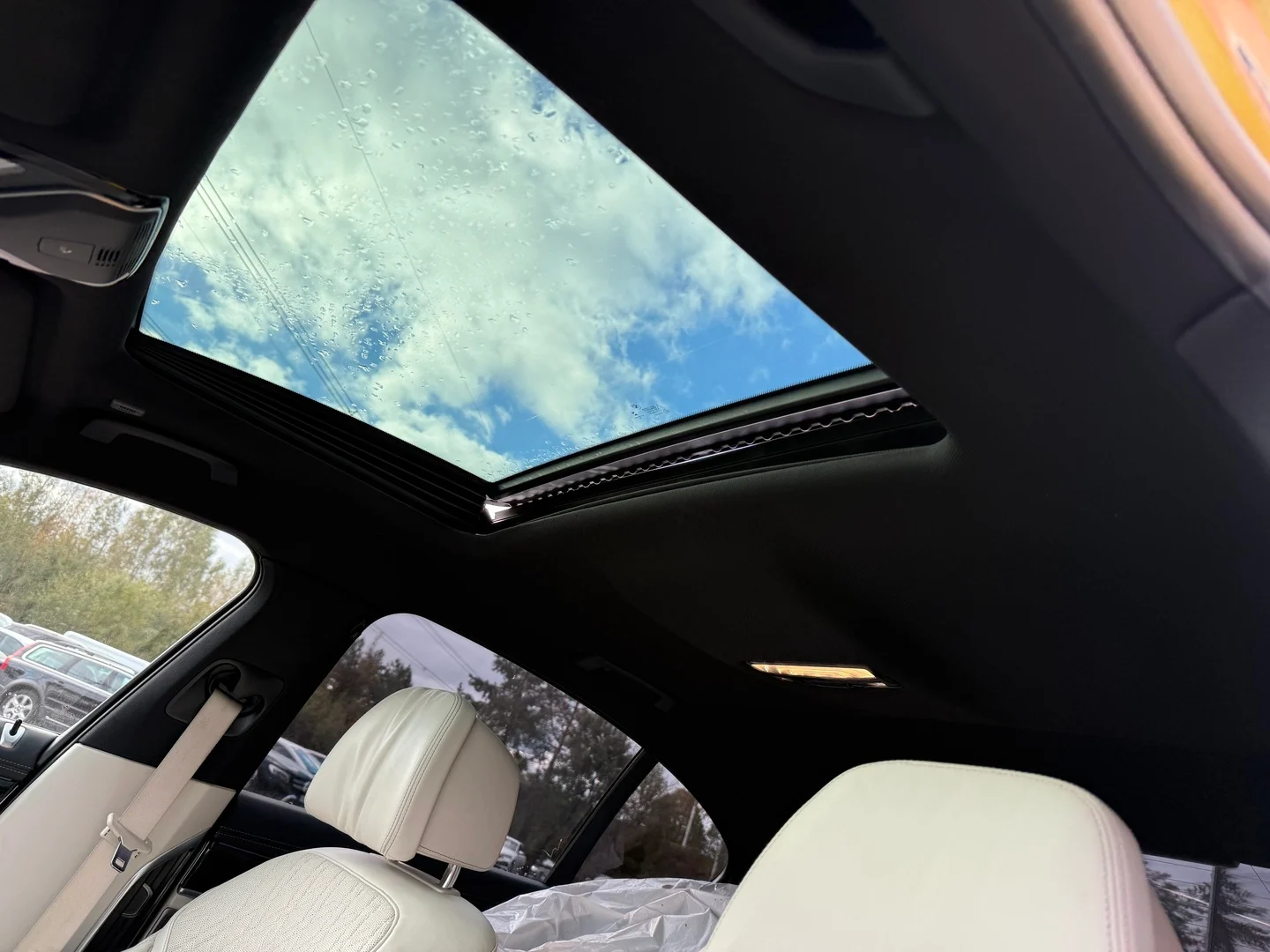 Car Image - 1U5VkhfU4Q1UwrINGQCxbU