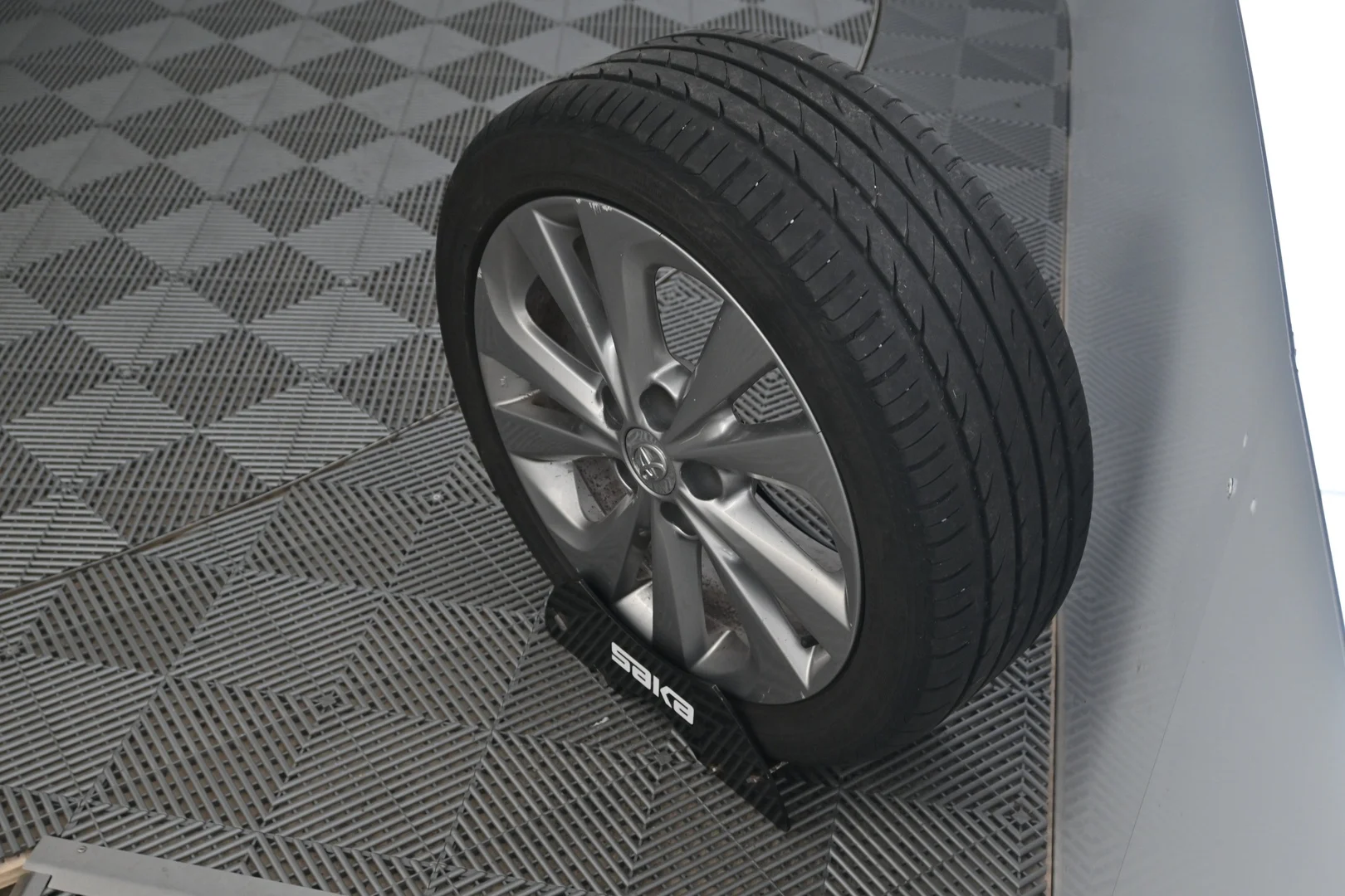 Car Image - tWwRIsUF6tVy5L9bVQ7KU
