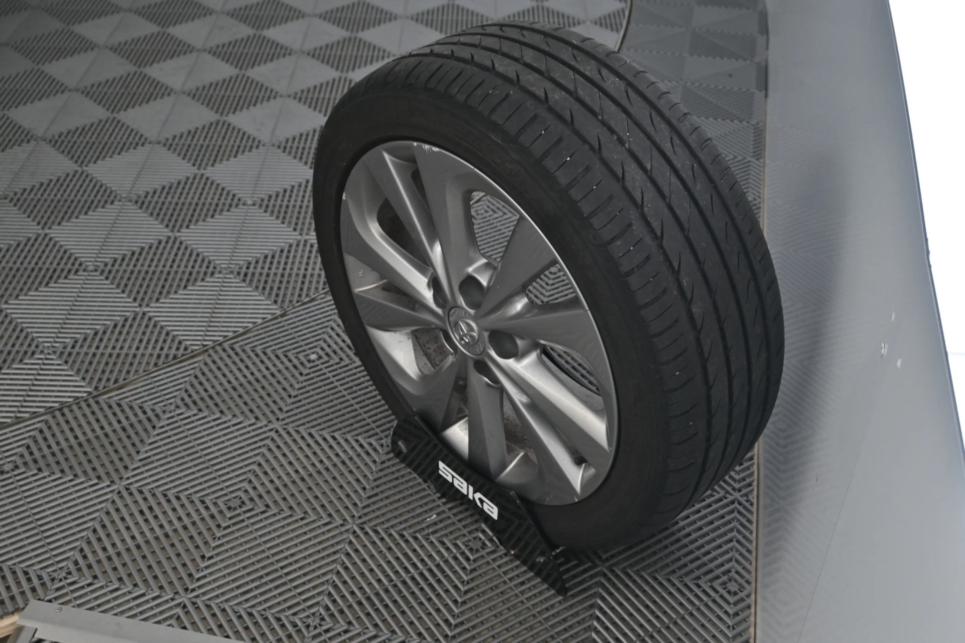 Car Image - tWwRIsUF6tVy5L9bVQ7KU
