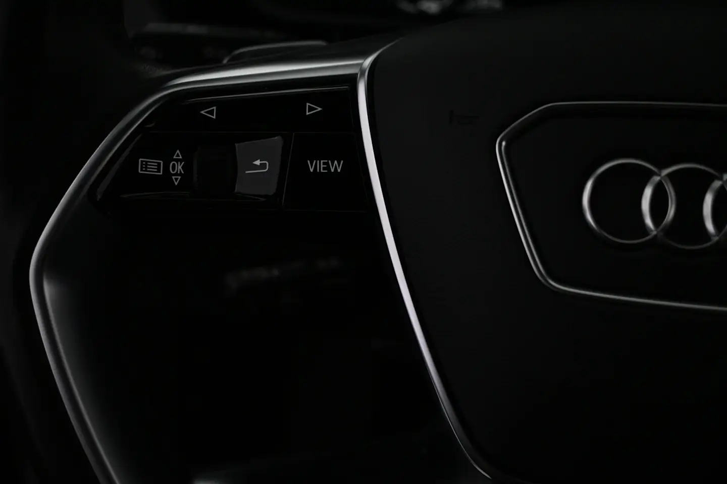 Car Image - 6yJC6dmgLSmEIARQA8LVii