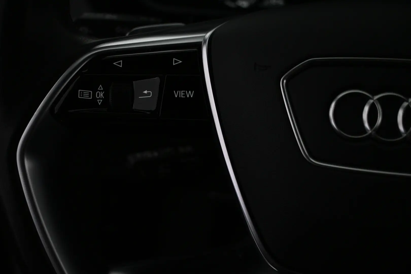 Car Image - 6yJC6dmgLSmEIARQA8LVii