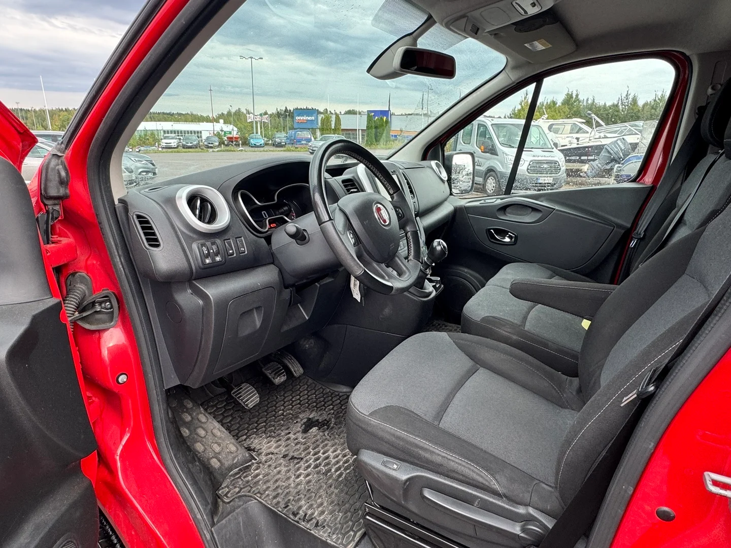 Car Image - vIveoAvNFdedfiRaiAp8S