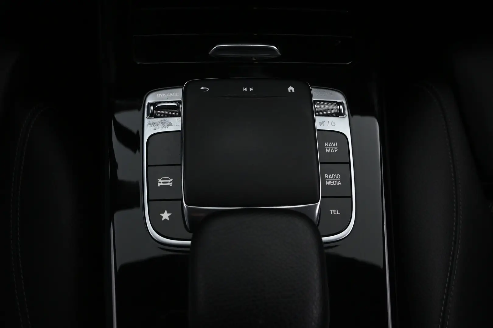 Car Image - 320SDl3N6kqdUKHmATjH3c