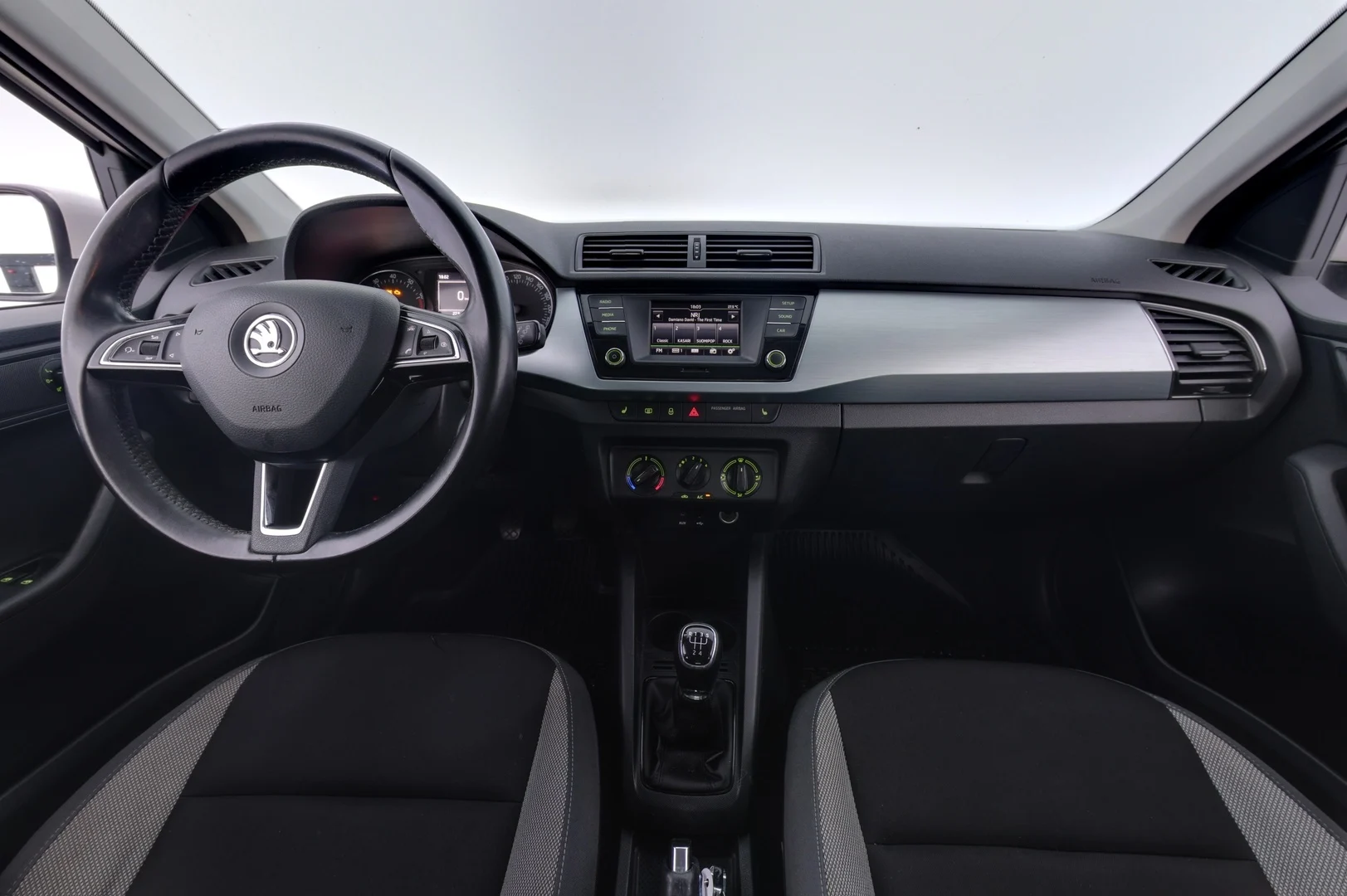 Car Image - 5fDd9lJw5Yigeqjz02guNP