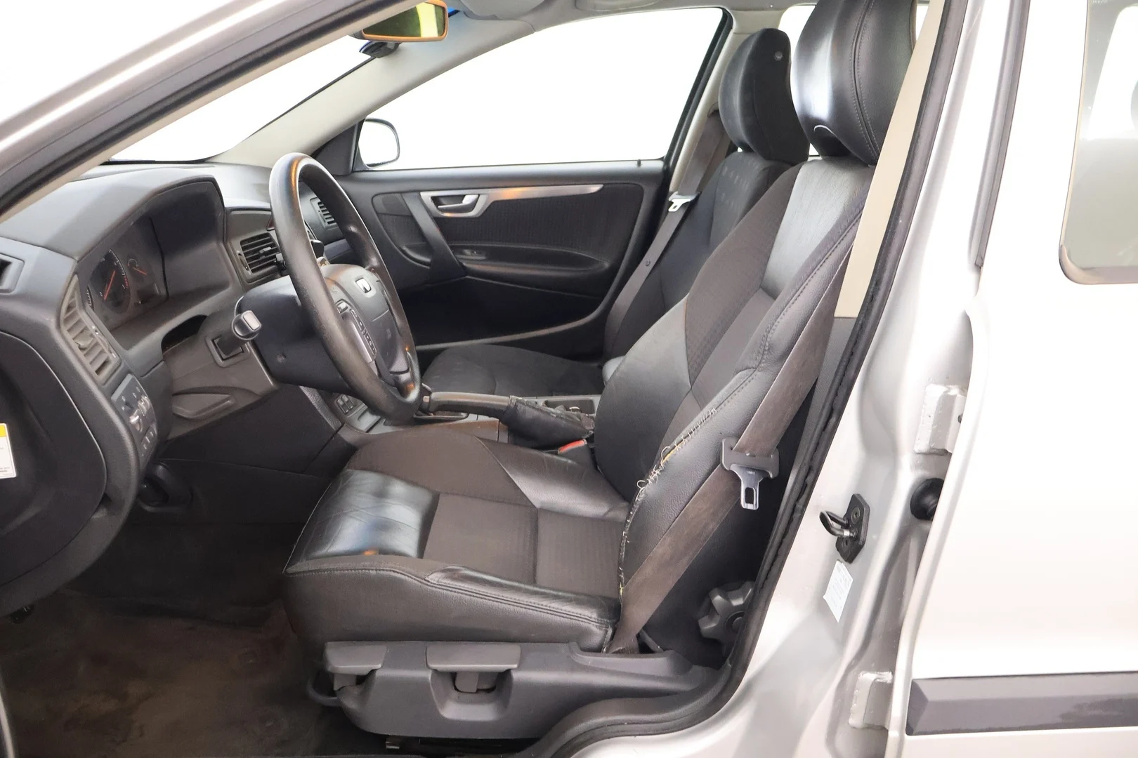 Car Image - 6KhC91tMKlHm6VIt7x8vs1