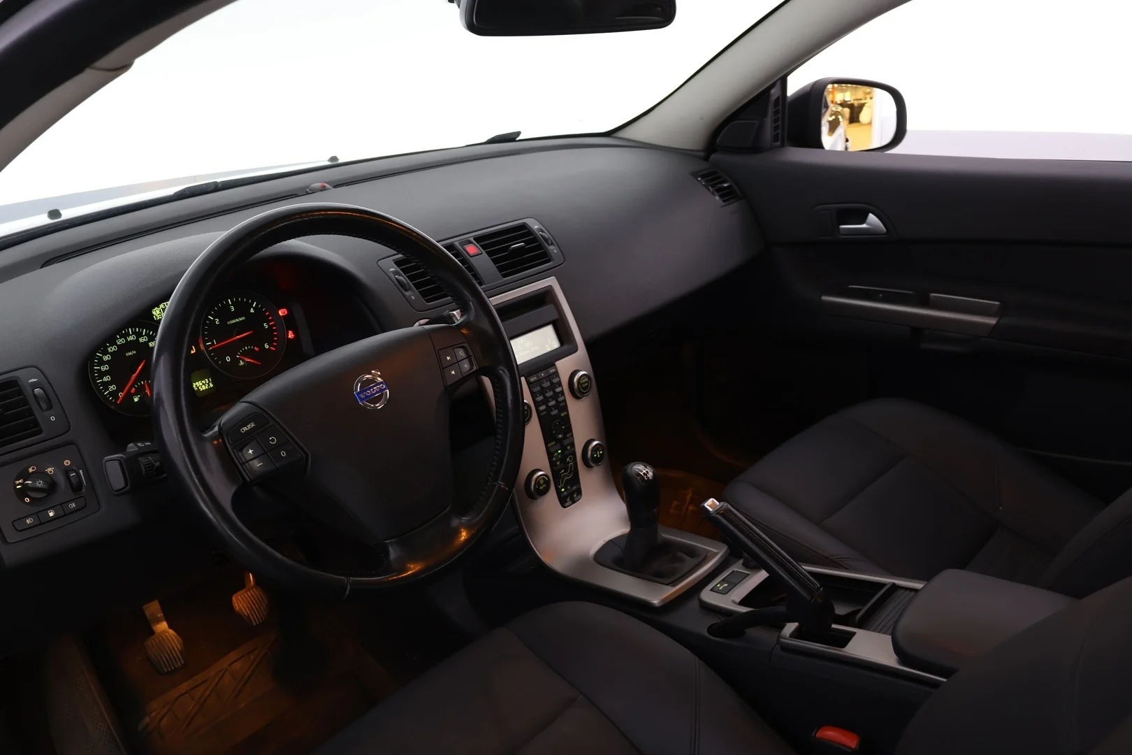 Car Image - 5qKVmbJJVr9CsfraZurzy6