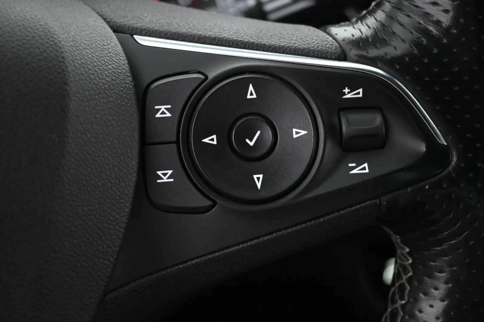 Car Image - 30T7RJbzdIxgF50ttIqZQT