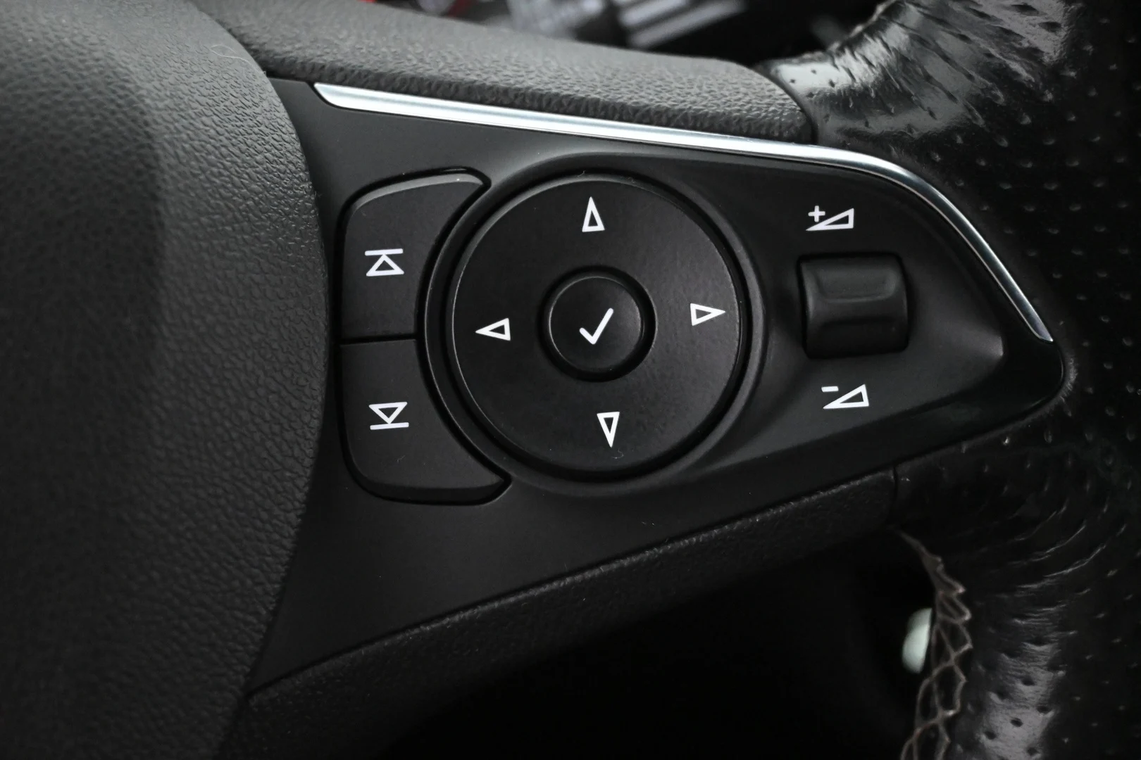 Car Image - 30T7RJbzdIxgF50ttIqZQT