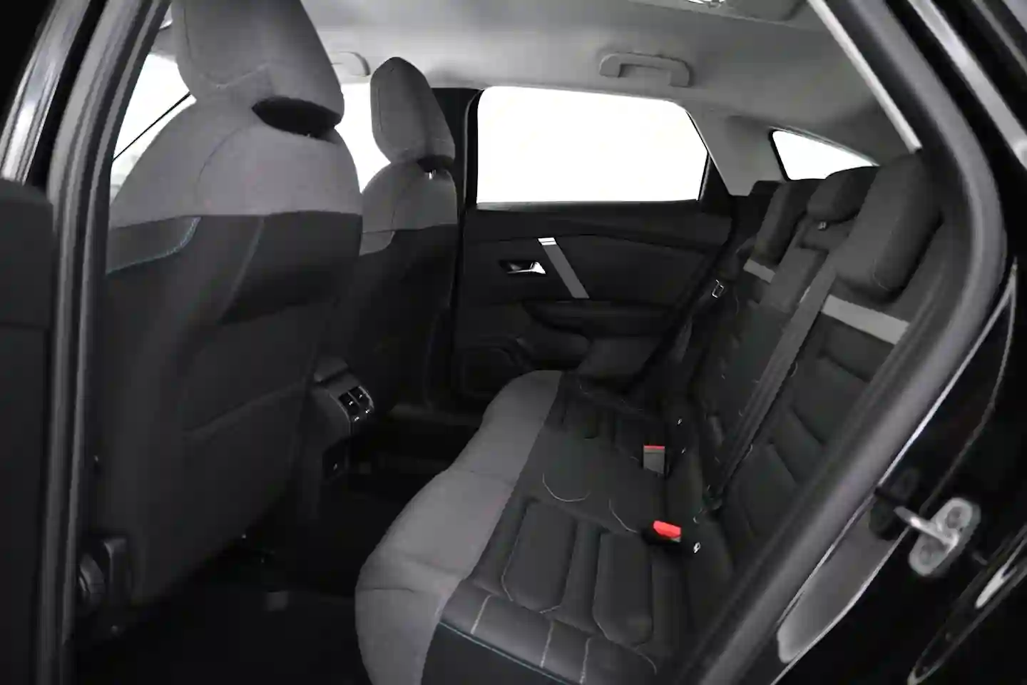 Car Image - F8gdf1eQfRfZ3XwGLguMB