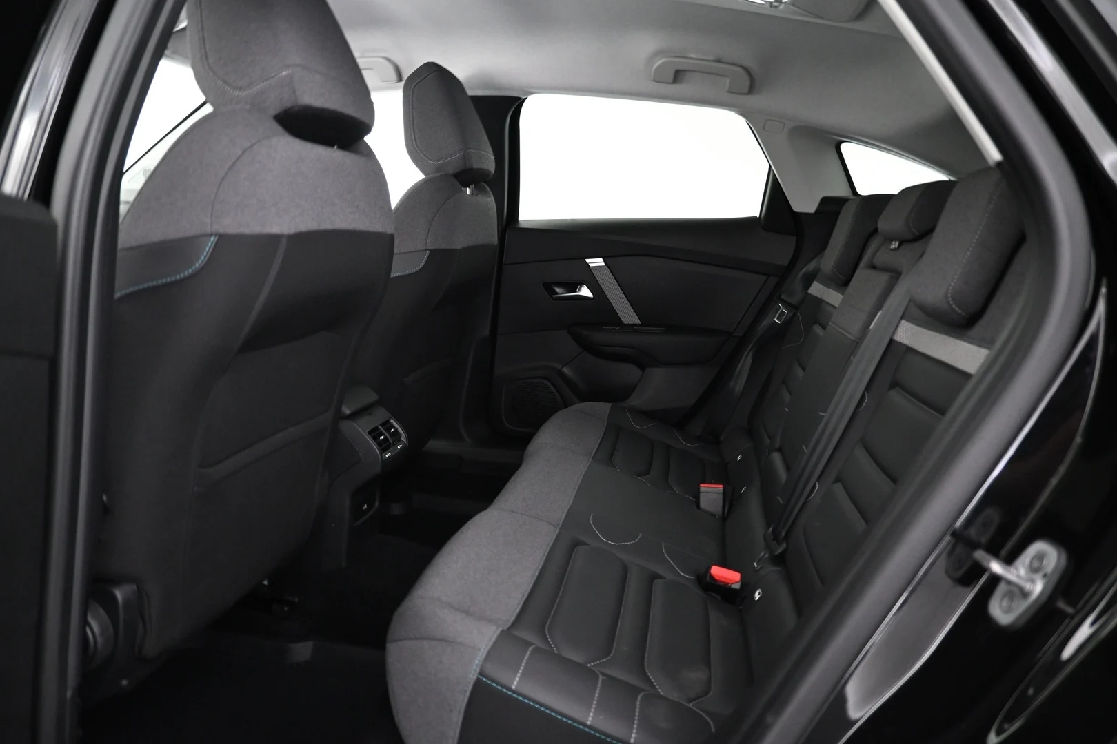 Car Image - F8gdf1eQfRfZ3XwGLguMB