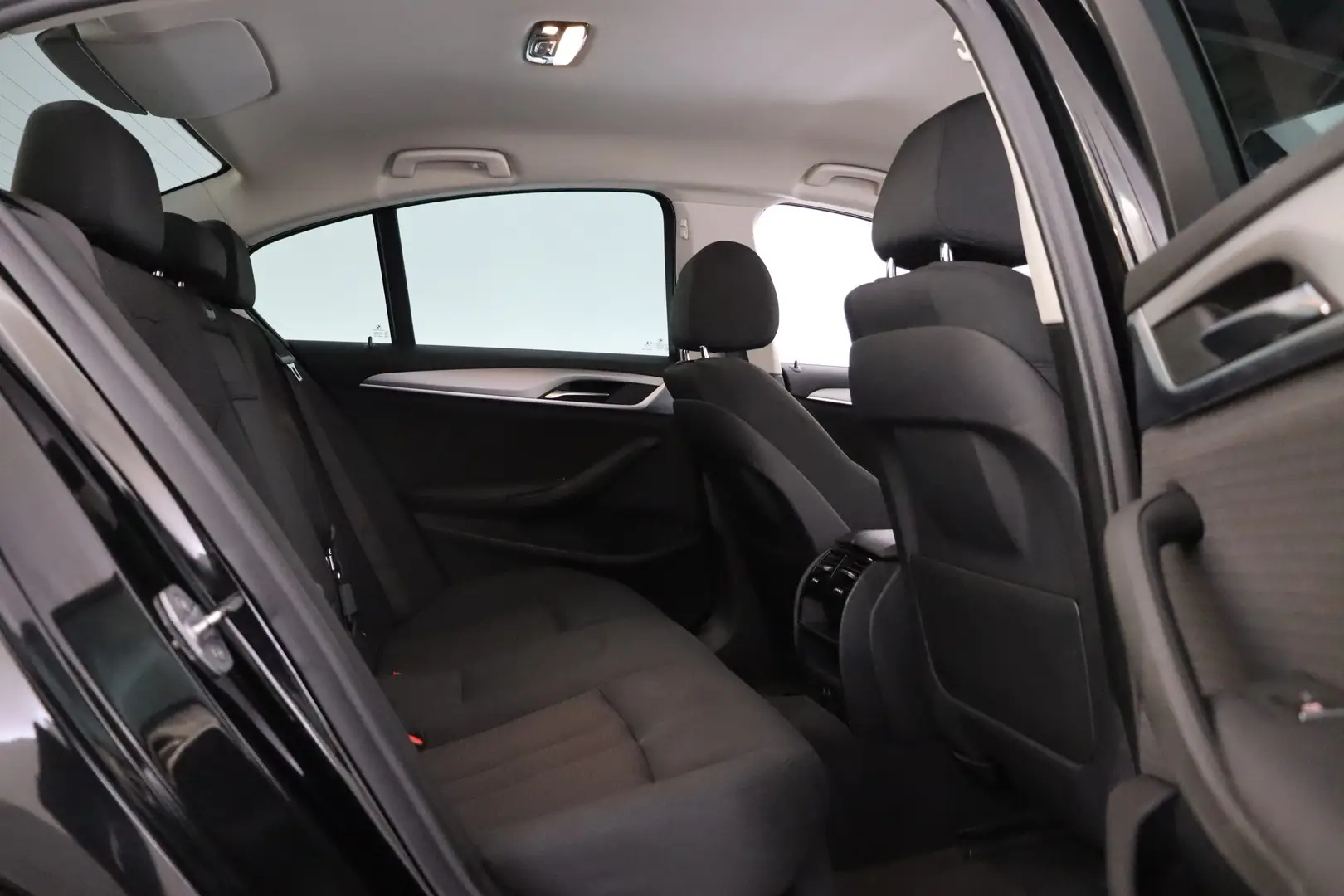 Car Image - 19jdeylwNVoCci9pmiTbML