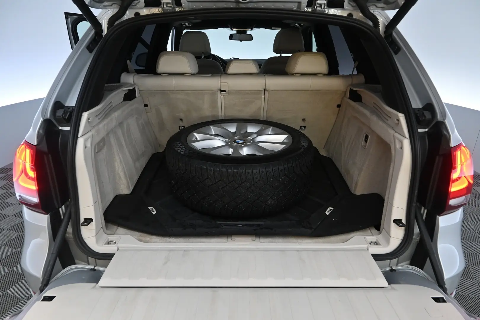 Car Image - 4GfzYI5MpQzr2yM9R2cx5c