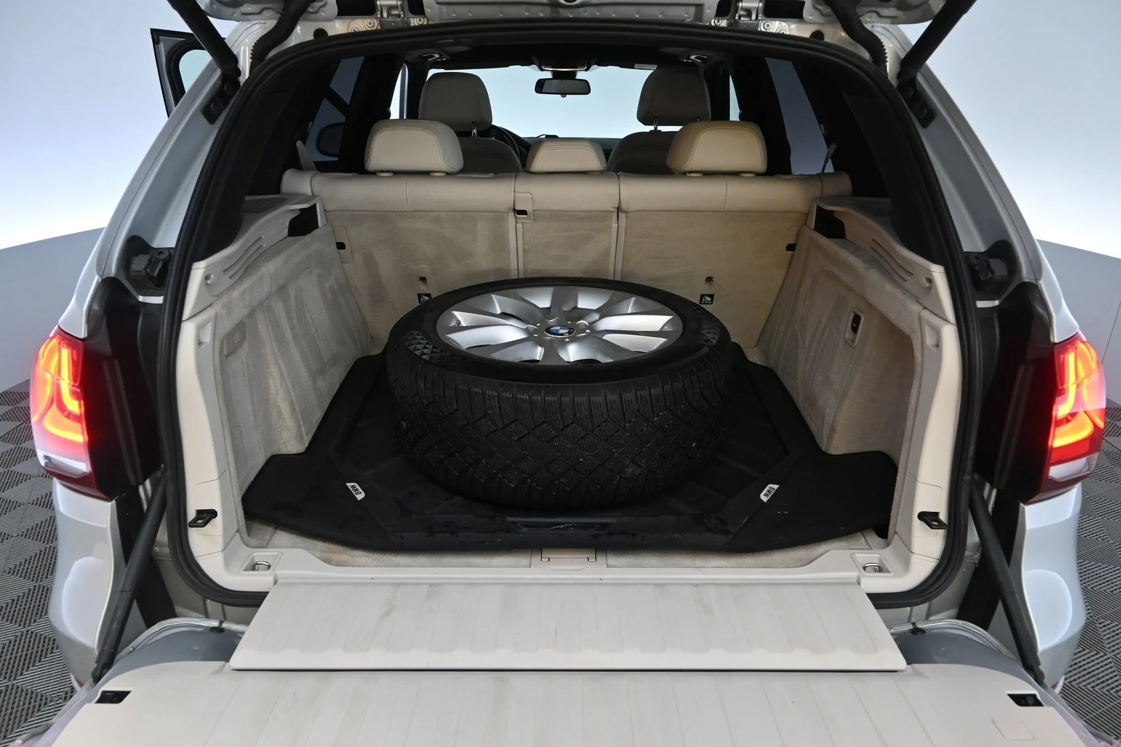 Car Image - 4GfzYI5MpQzr2yM9R2cx5c