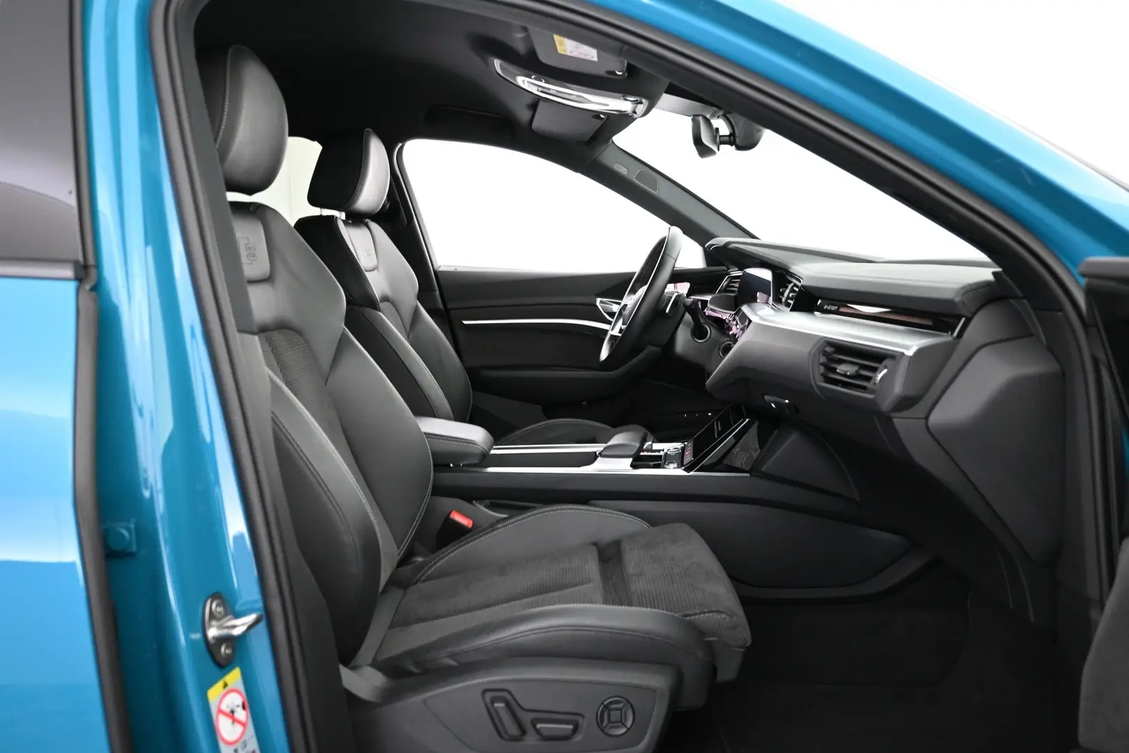 Car Image - 1llnivg00qm6S9LTX5ptcU