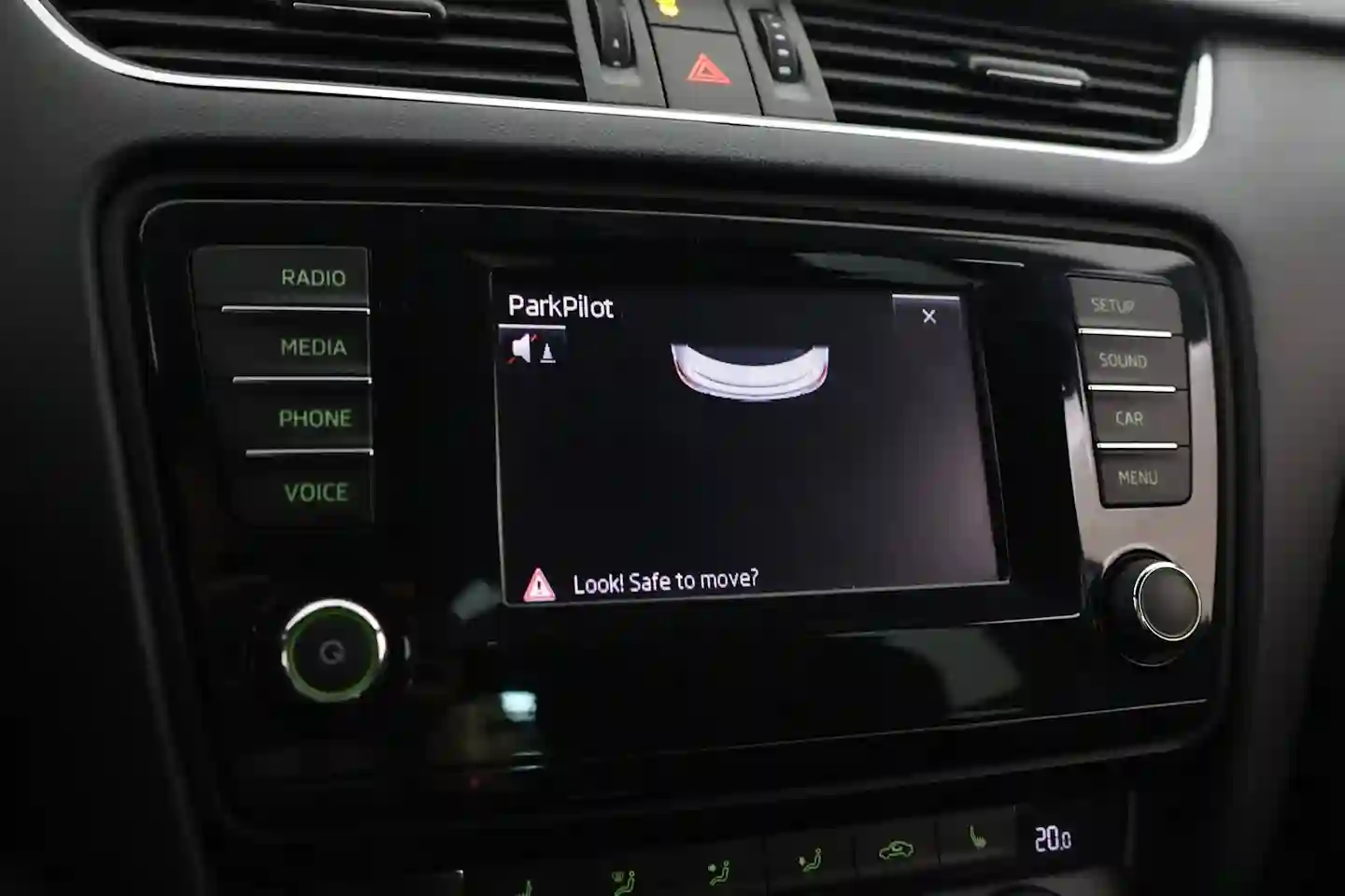 Car Image - 2qJEkn3y4aAt4X34cXeWC3