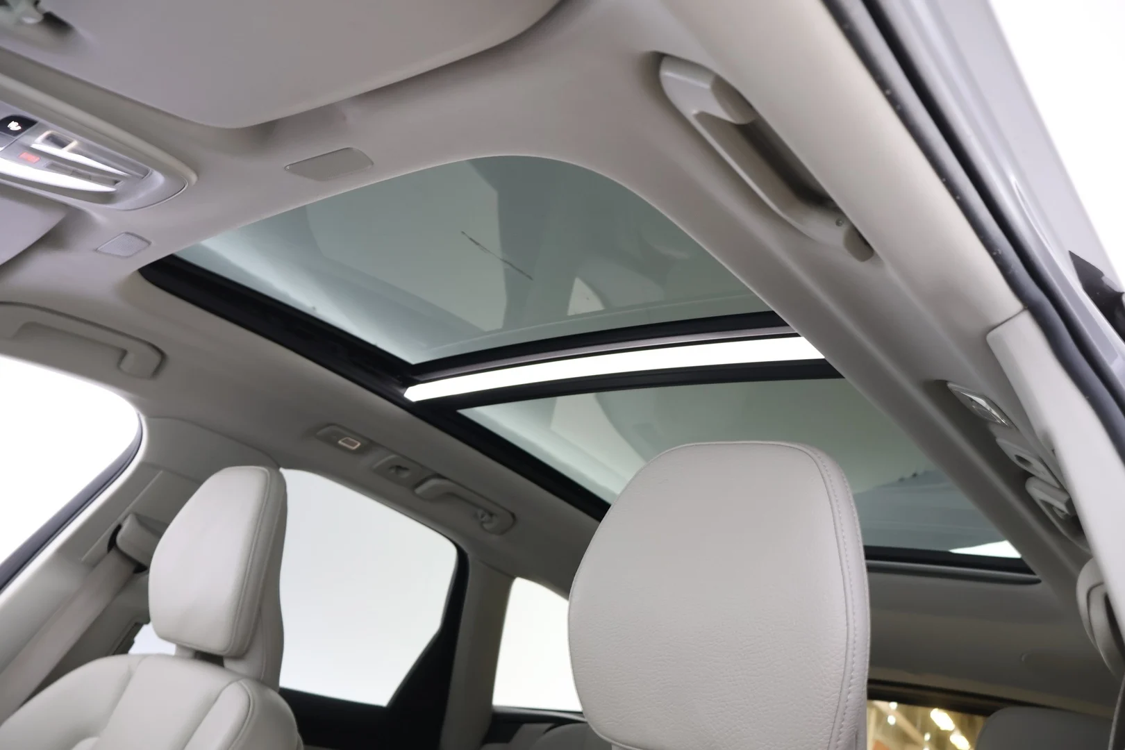 Car Image - 2gh5m7Zke3GVRXXq6XakXQ
