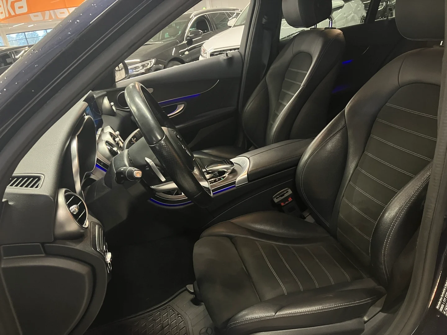 Car Image - 2SVhf3pDFkW1G2uwwxS7N9