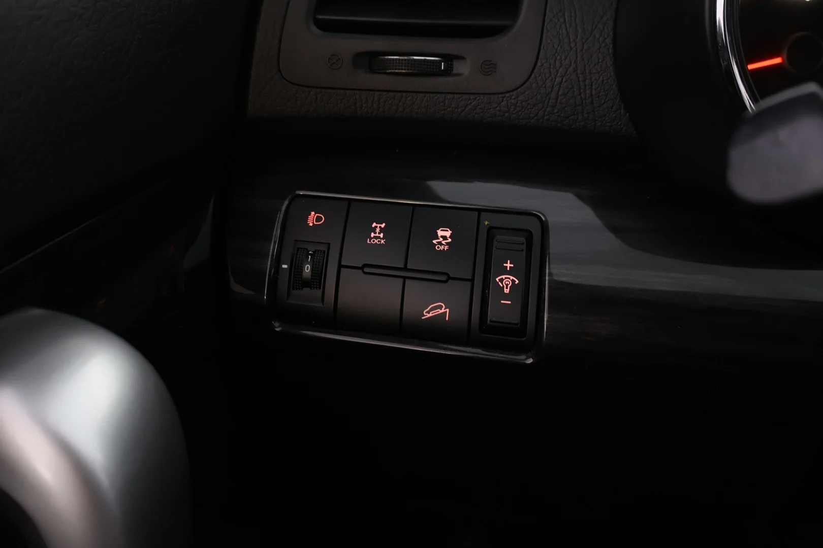 Car Image - 4U5YUhYt6j7iNenJgVWu73