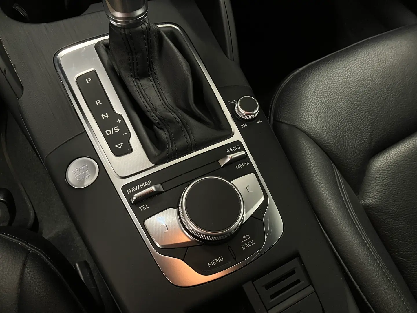 Car Image - 5ol048nfu8iIsw3NGYTTuf
