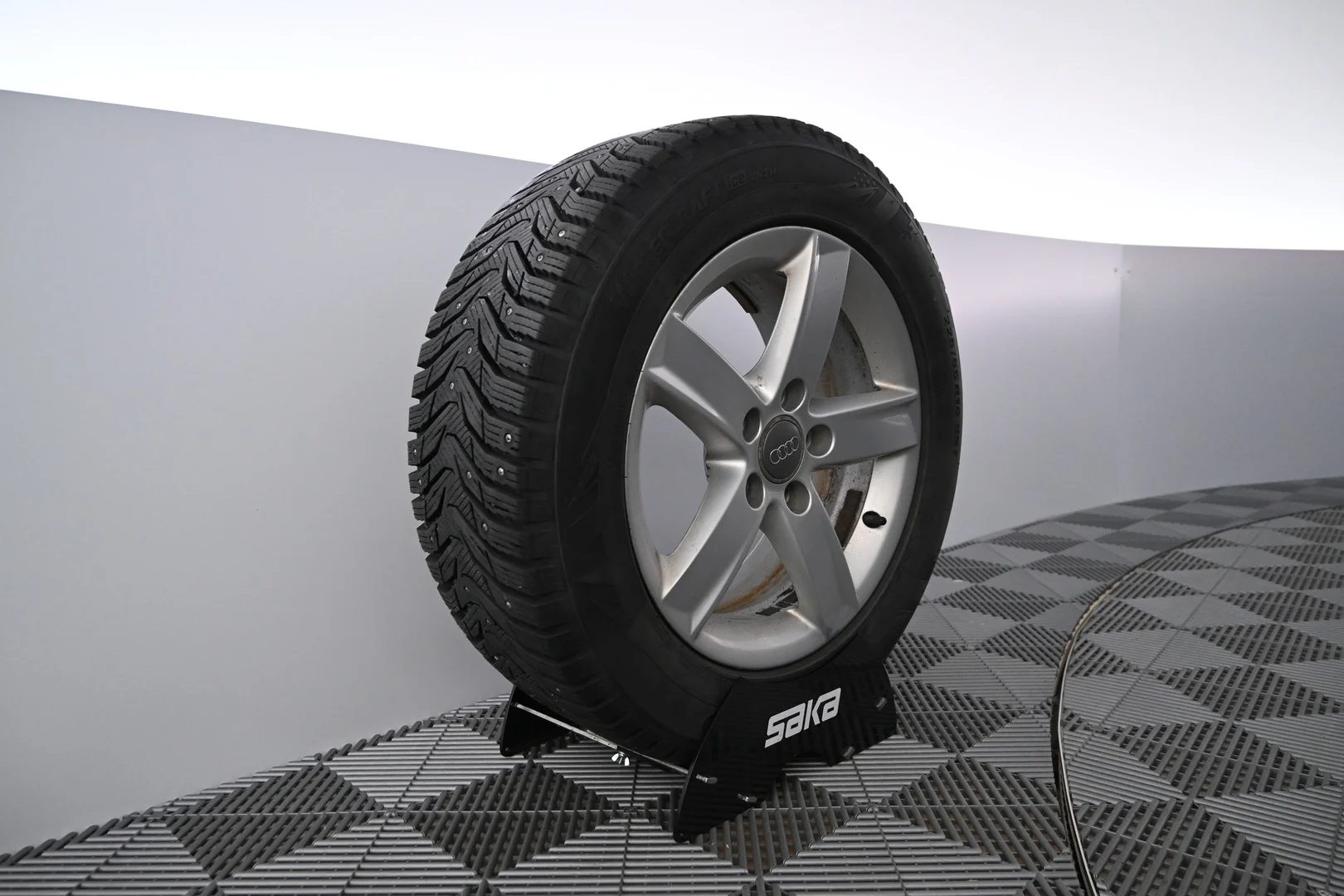 Car Image - 4zlEQ6A8j4cBdgDdWbGOEe