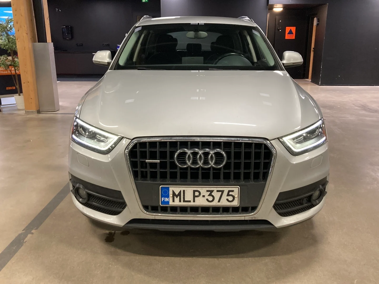 Car Image - 2d5E62loBz8VlGDLG6Rl8F