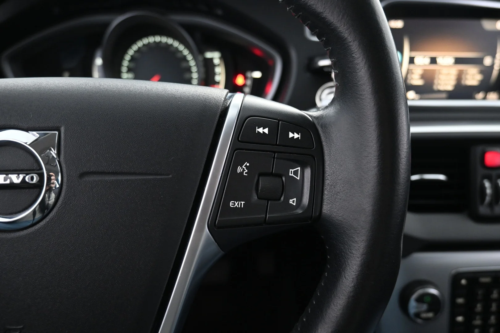 Car Image - 1QQvvZIaTRXdc9vurO8MhJ