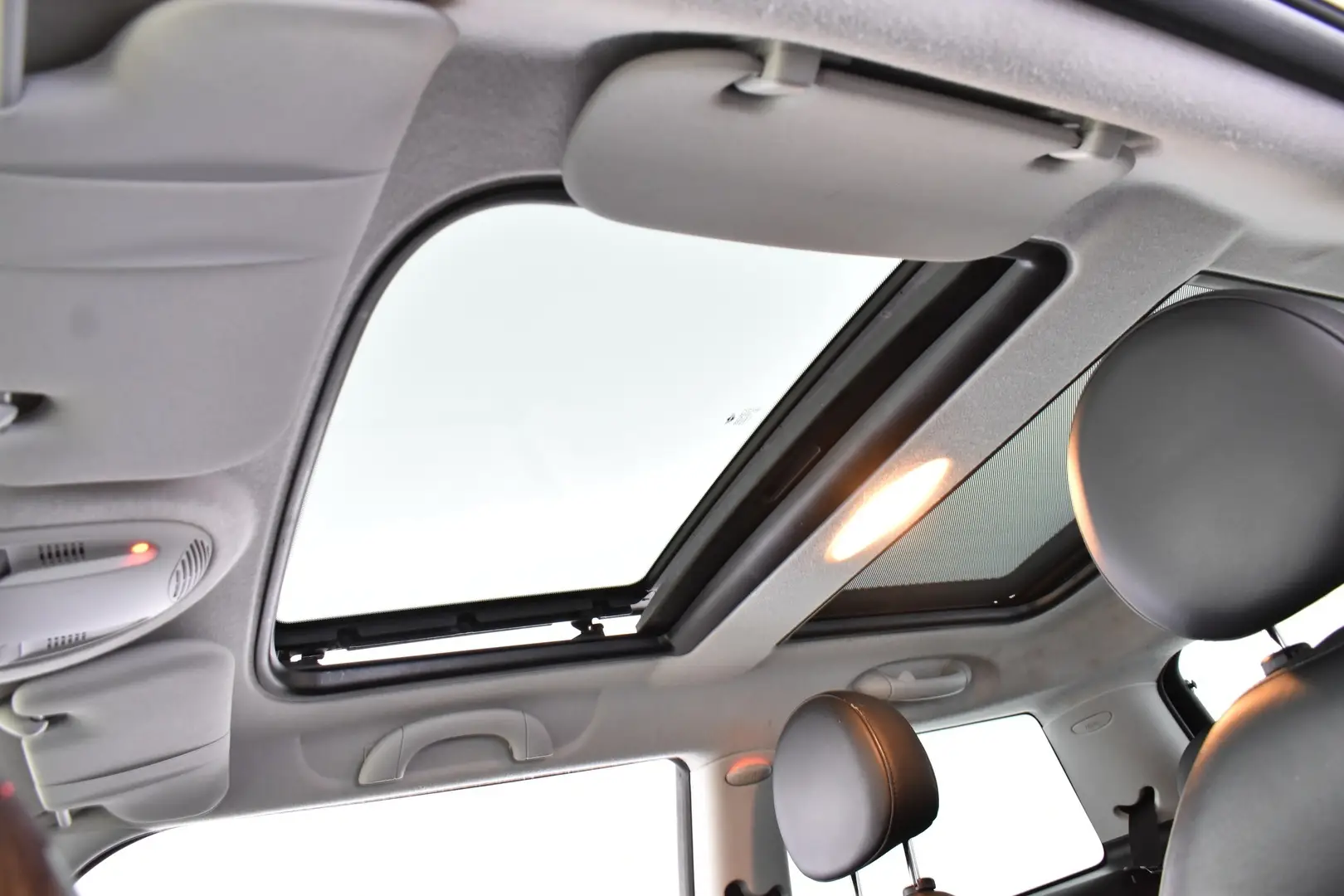 Car Image - 44M3Uwio37nICO6c0tV7Cb